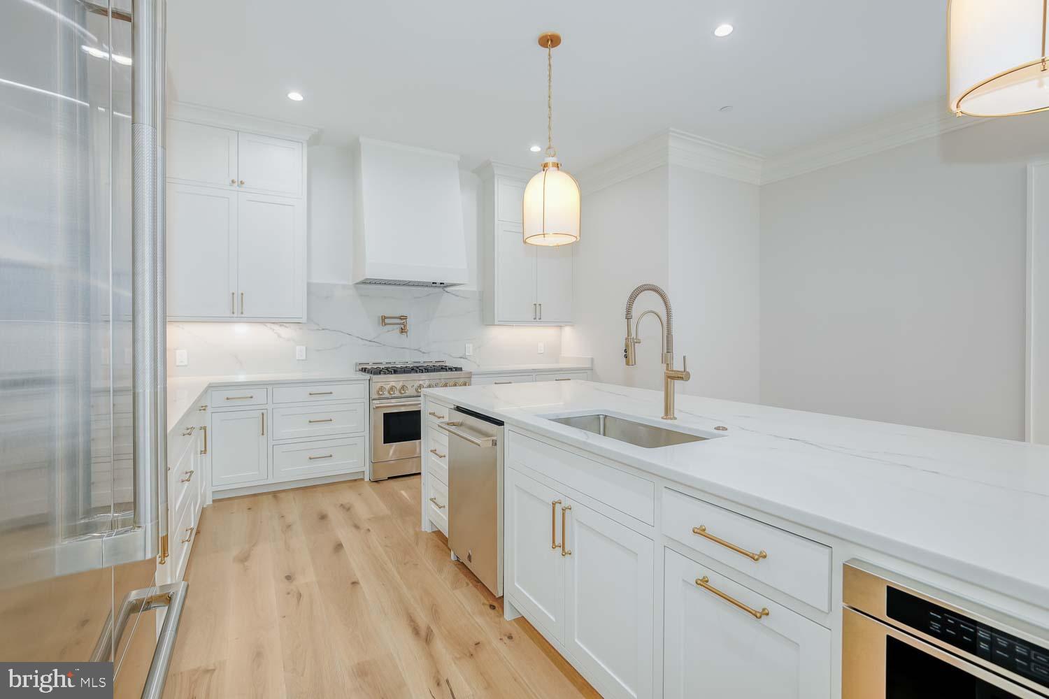 ALTA VISTA TERRACE - Residential