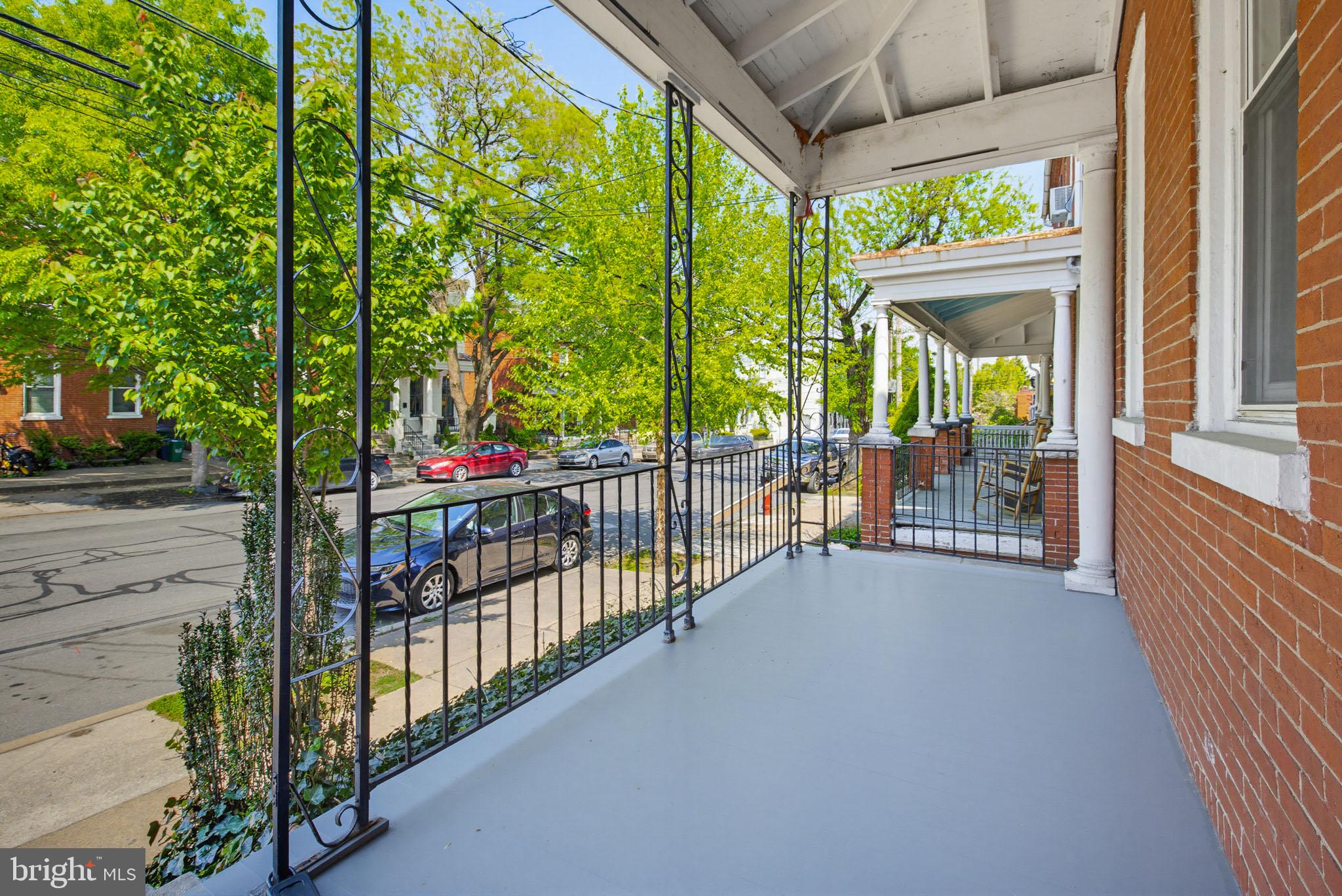 CHESTNUT HILL - Residential