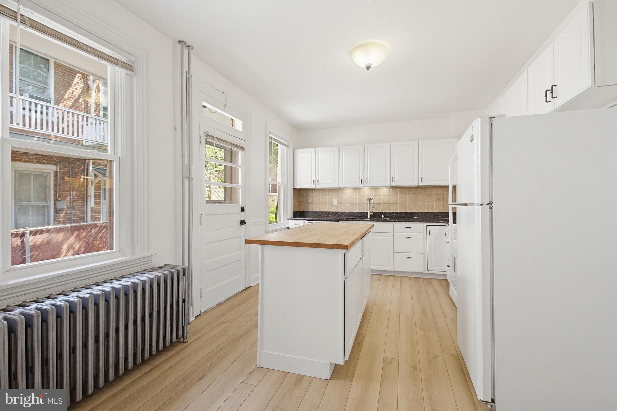 CHESTNUT HILL - Residential