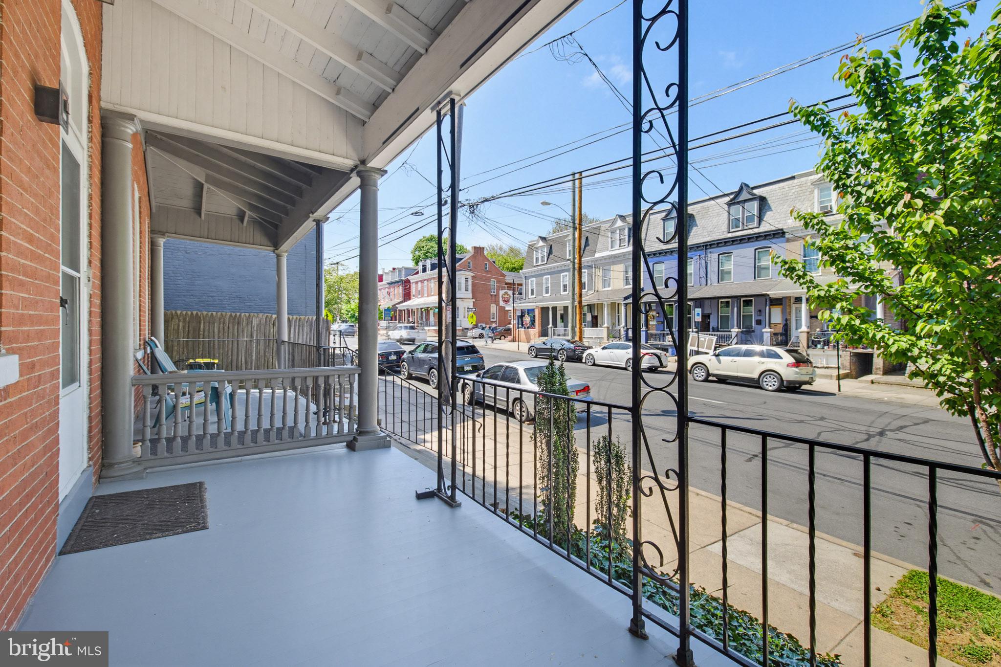 CHESTNUT HILL - Residential