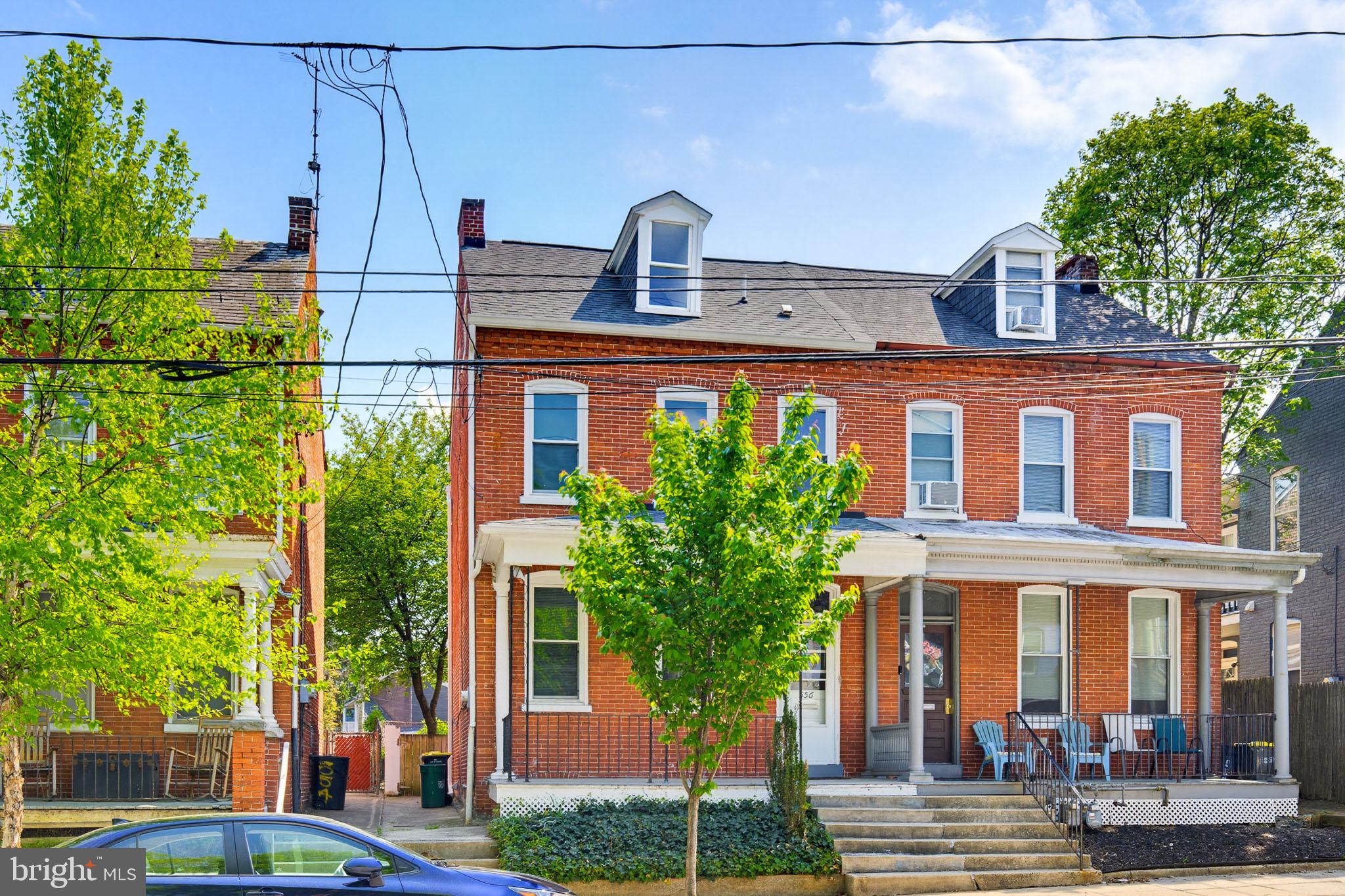 CHESTNUT HILL - Residential