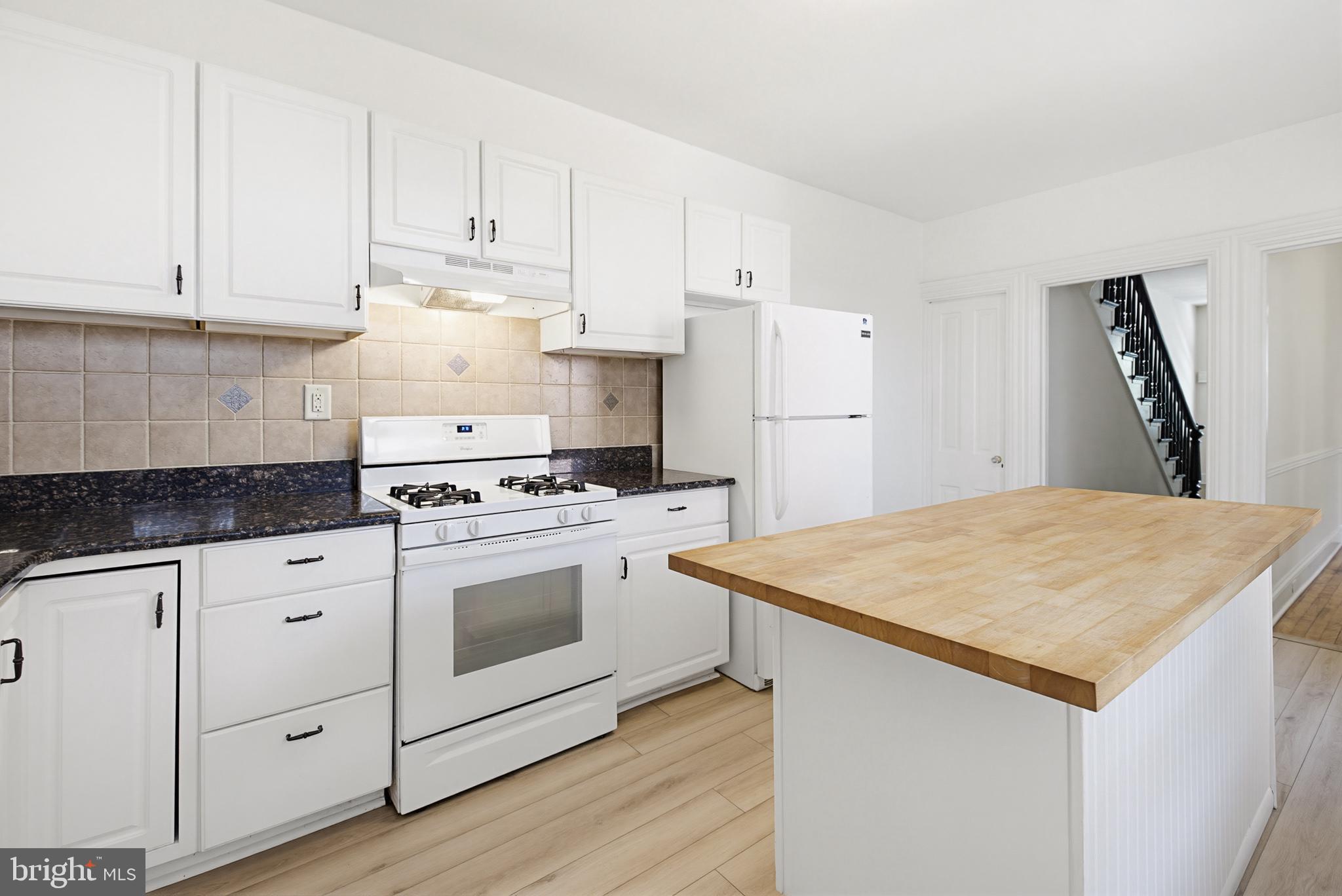 CHESTNUT HILL - Residential