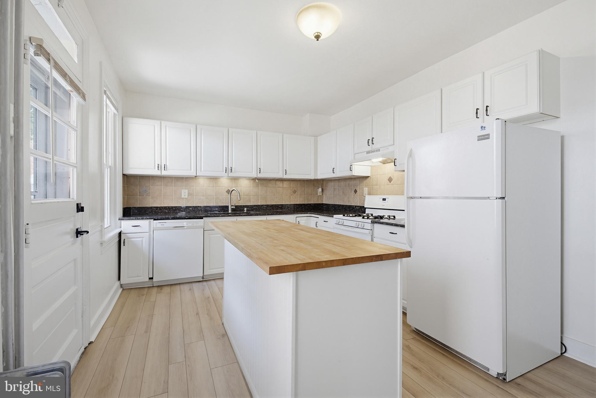 CHESTNUT HILL - Residential