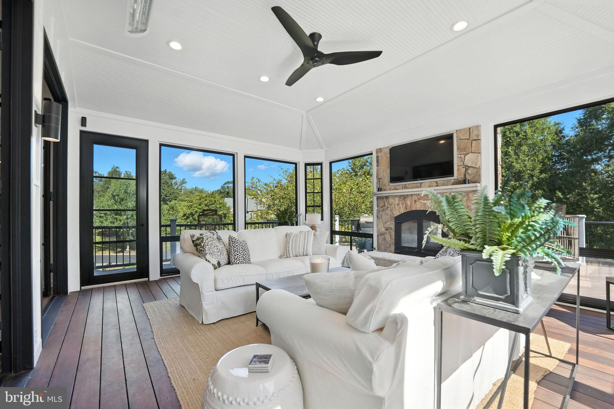 LENAH RUN - Residential