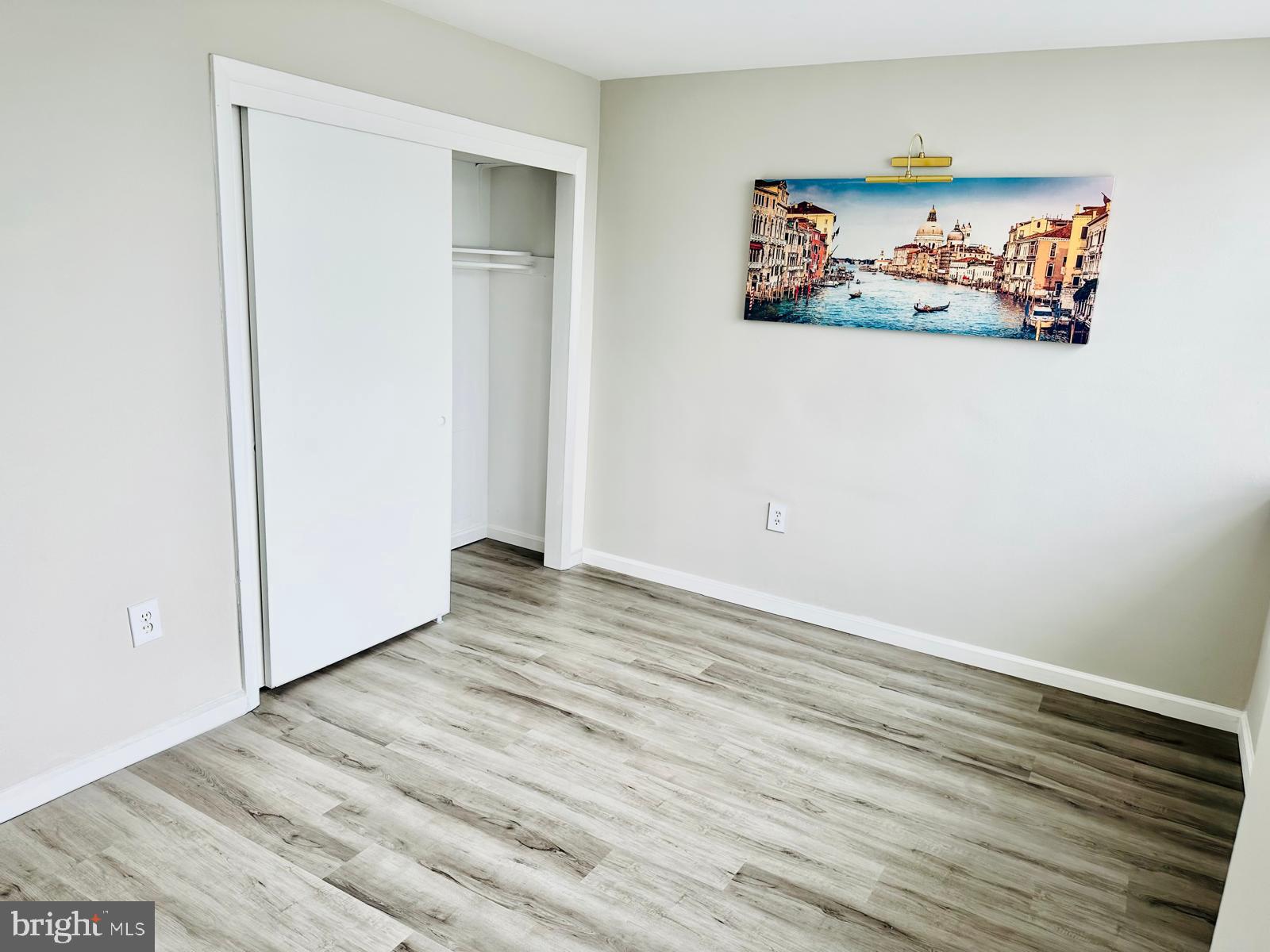 ARLINGTON - Residential