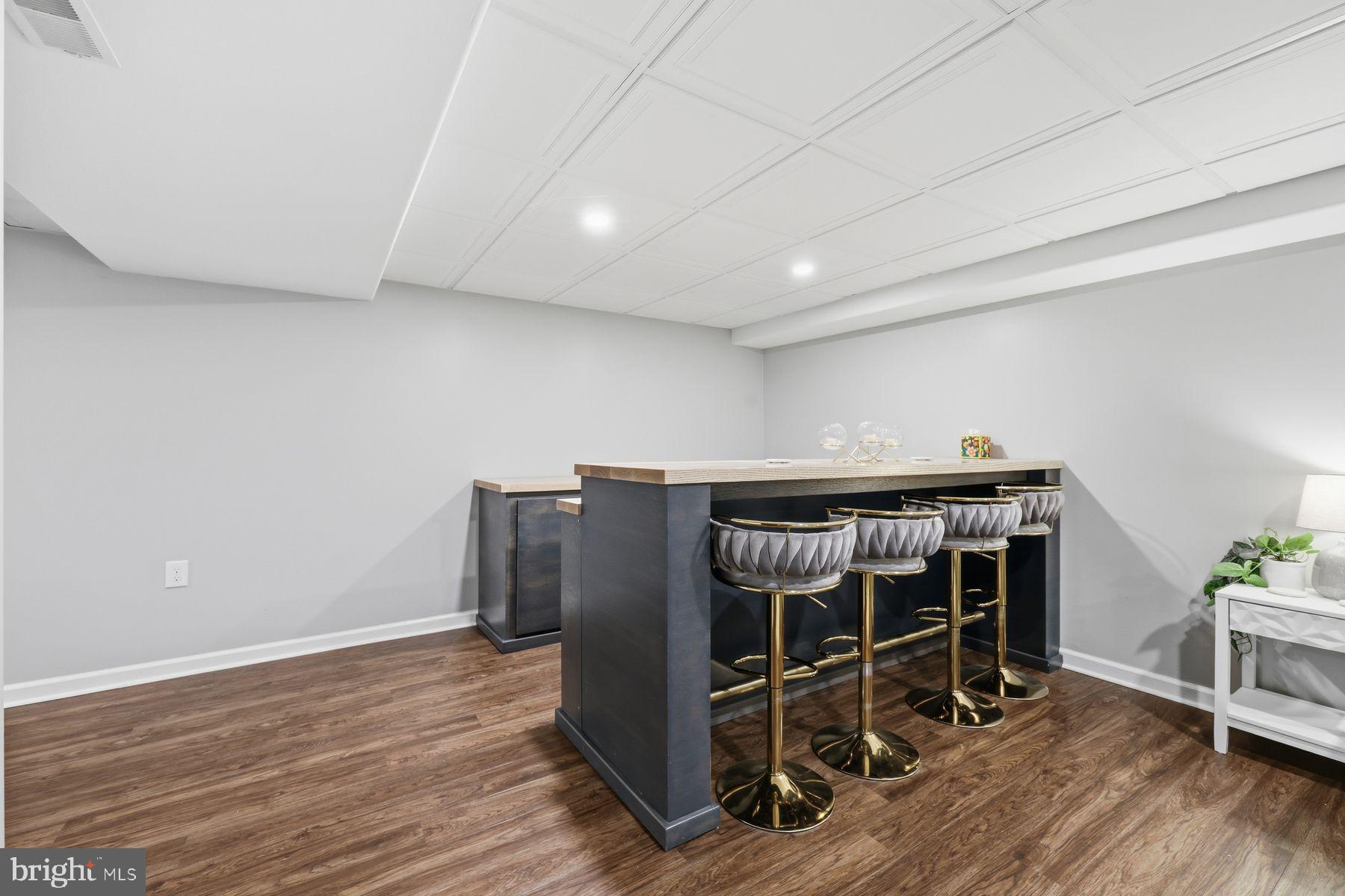 HIGH MEADOW - Residential