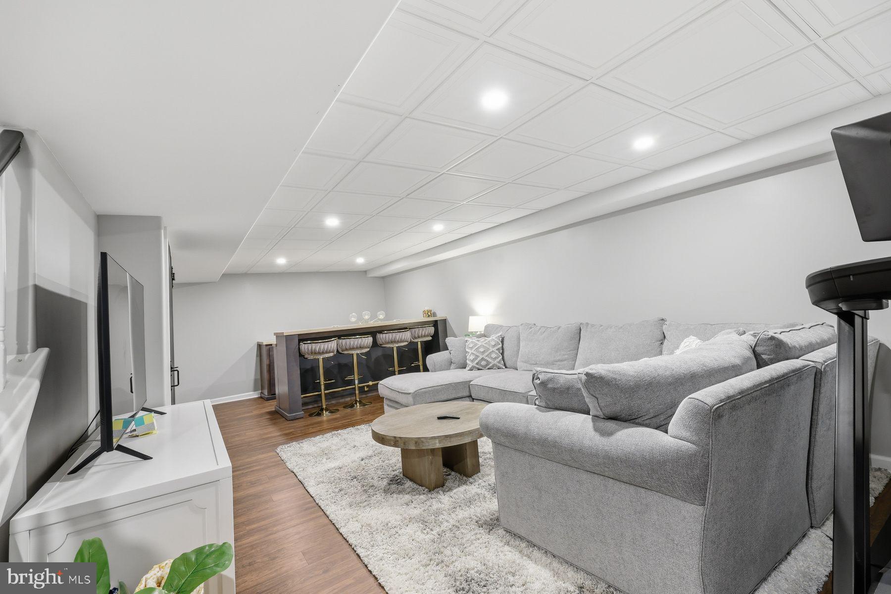 HIGH MEADOW - Residential