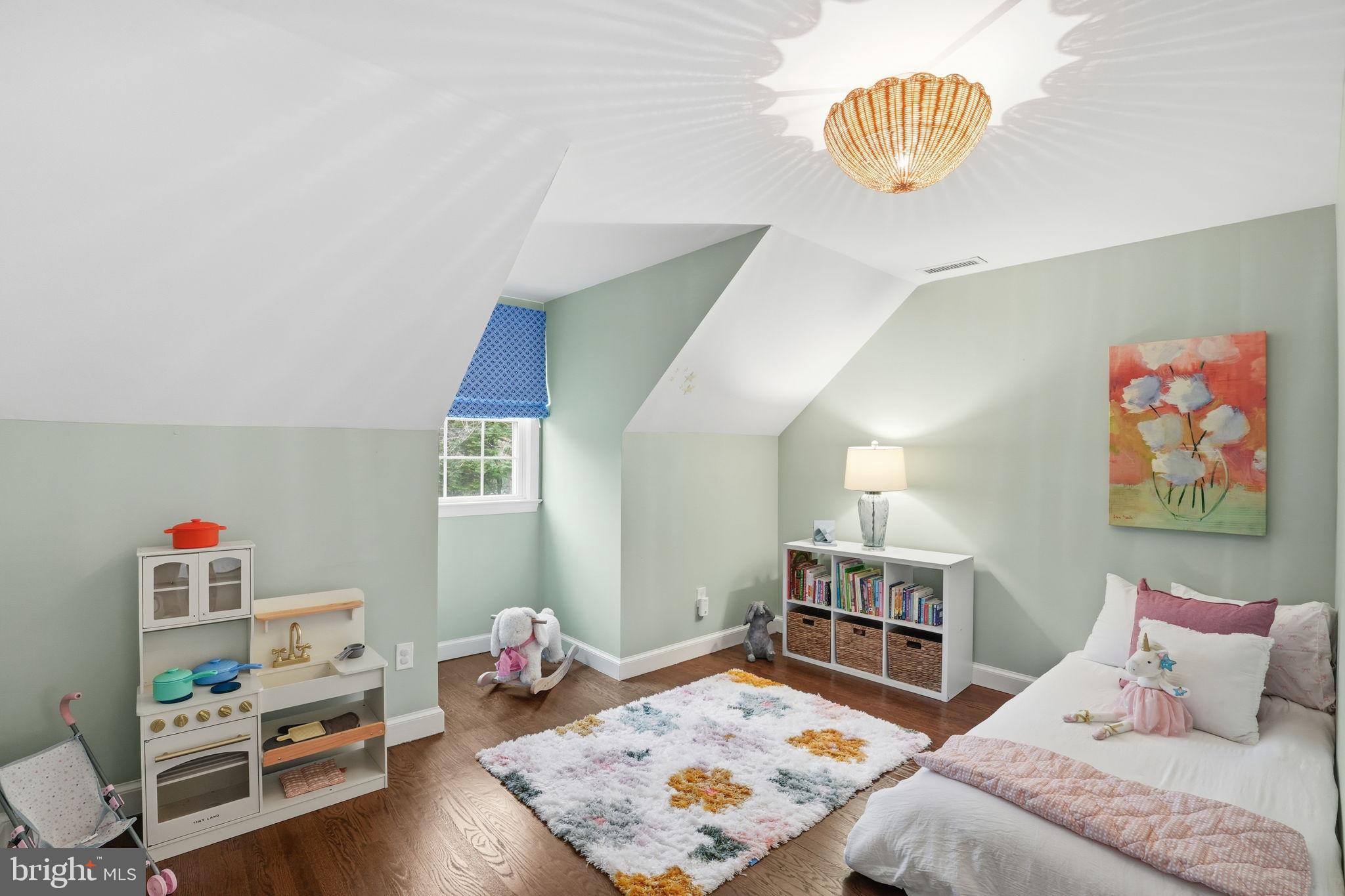 BURNING TREE - Residential