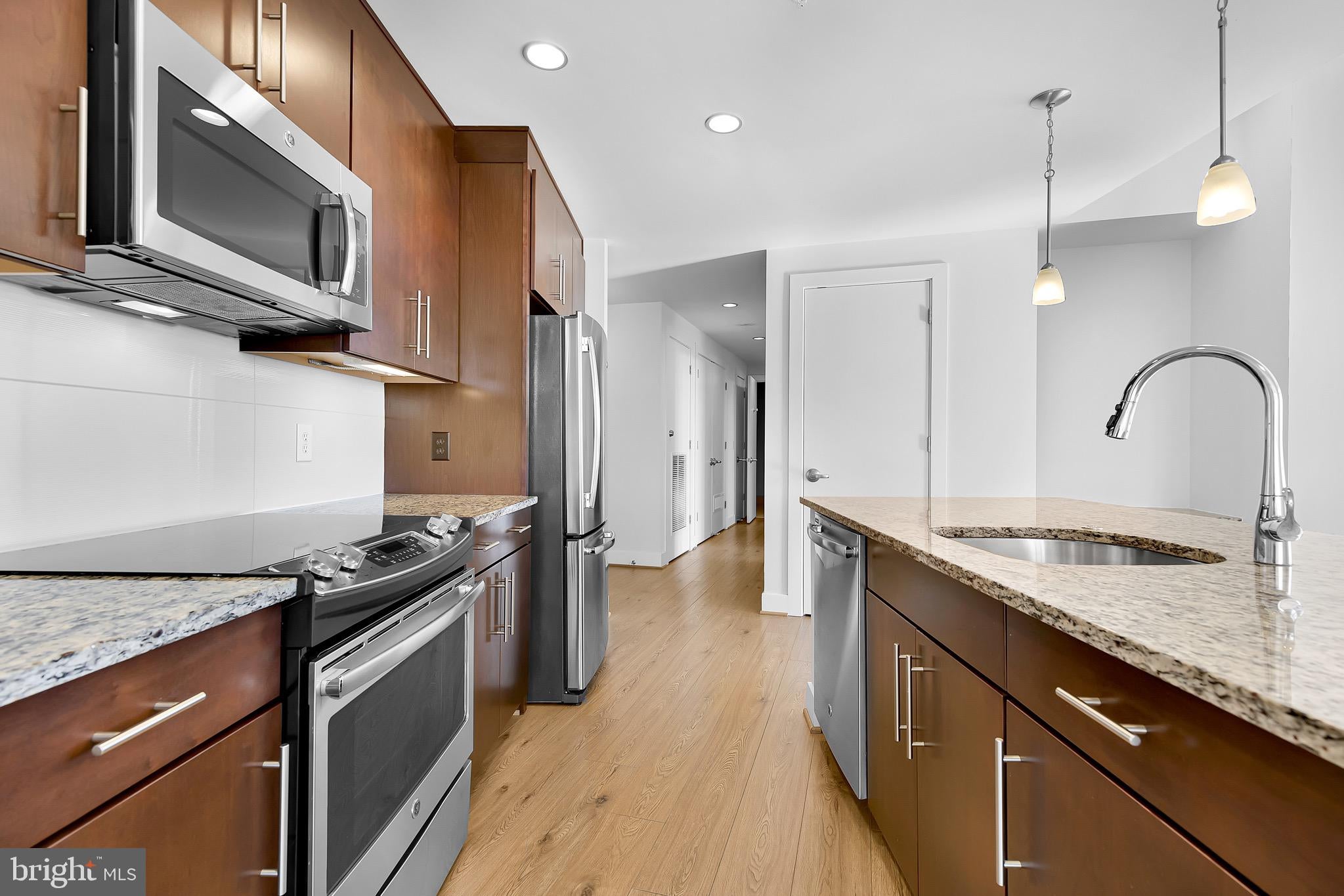 880 NEW JERSEY AVENUE SE 2 BR INTERIOR UNIT
