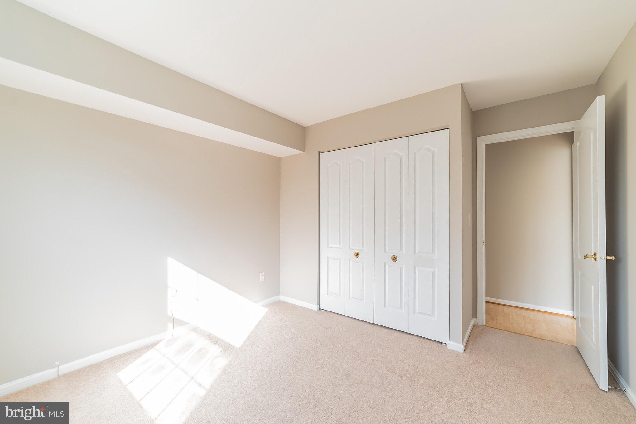 MONTGOMERY RUN - Residential Lease