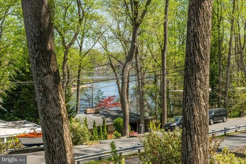 6439 LAKEVIEW DRIVE FALLS CHURCH VA 22041