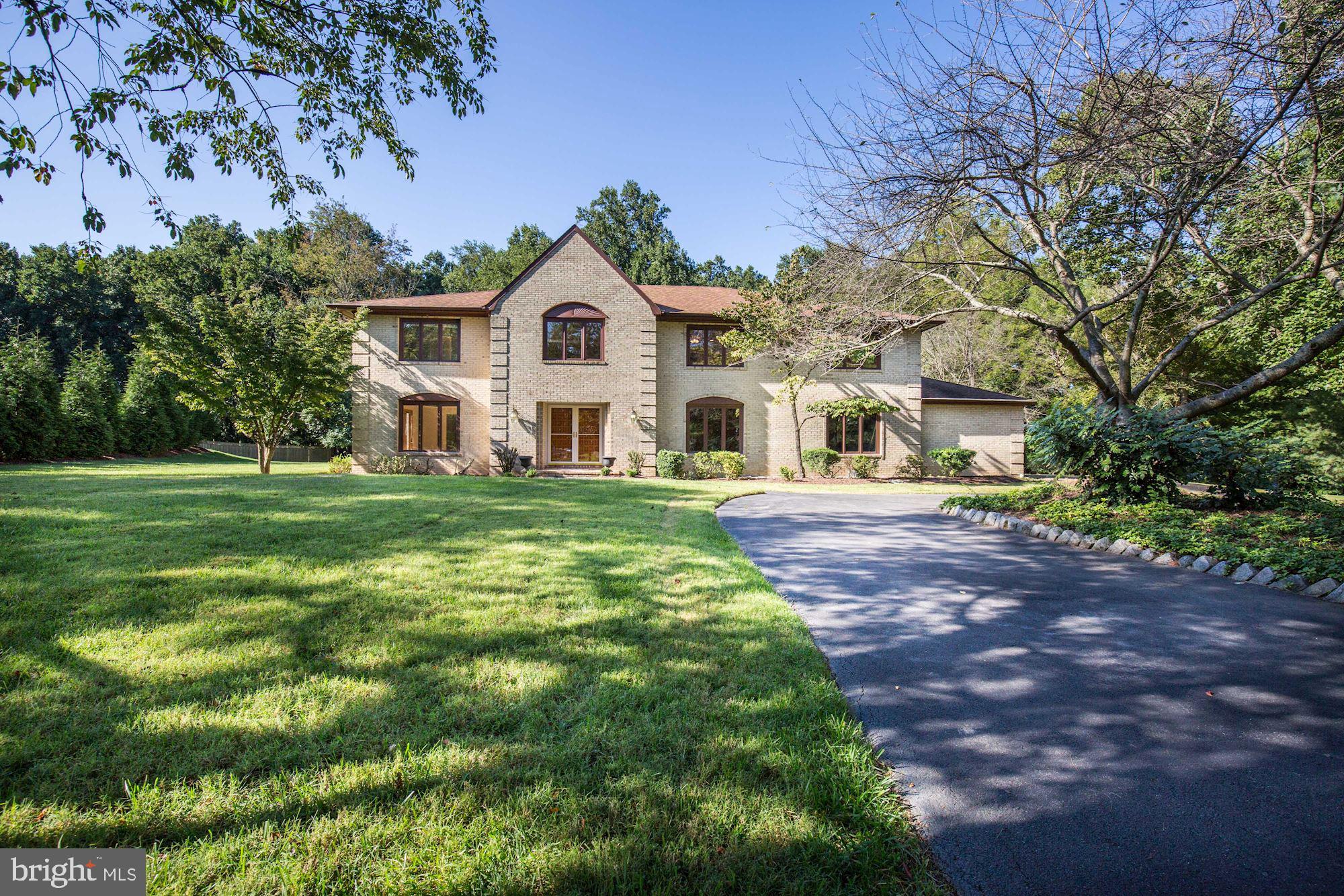 WILLIAMSBURG GARDENS - Residential Lease