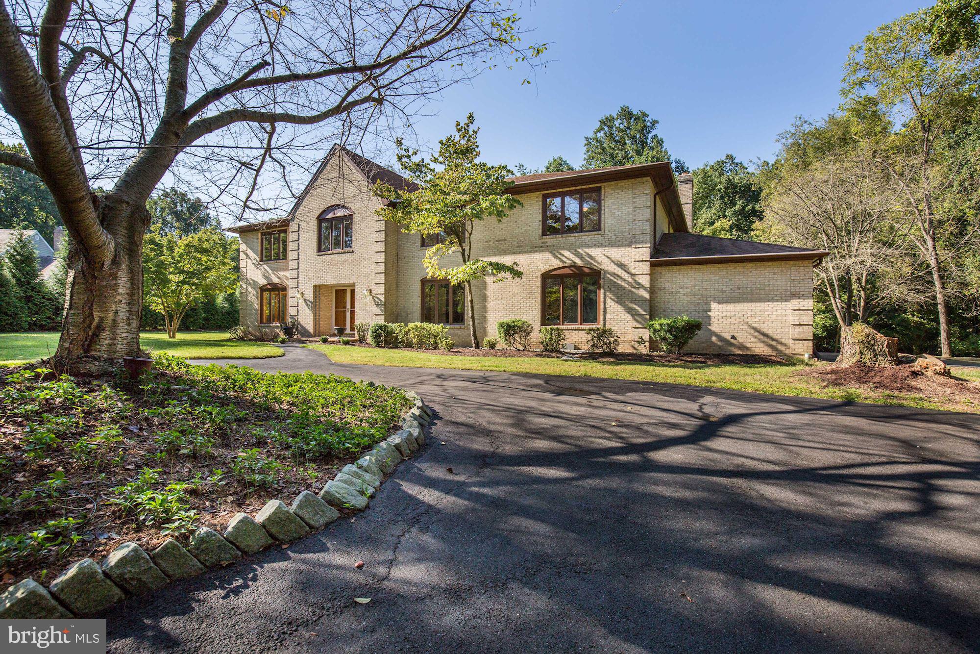 WILLIAMSBURG GARDENS - Residential Lease