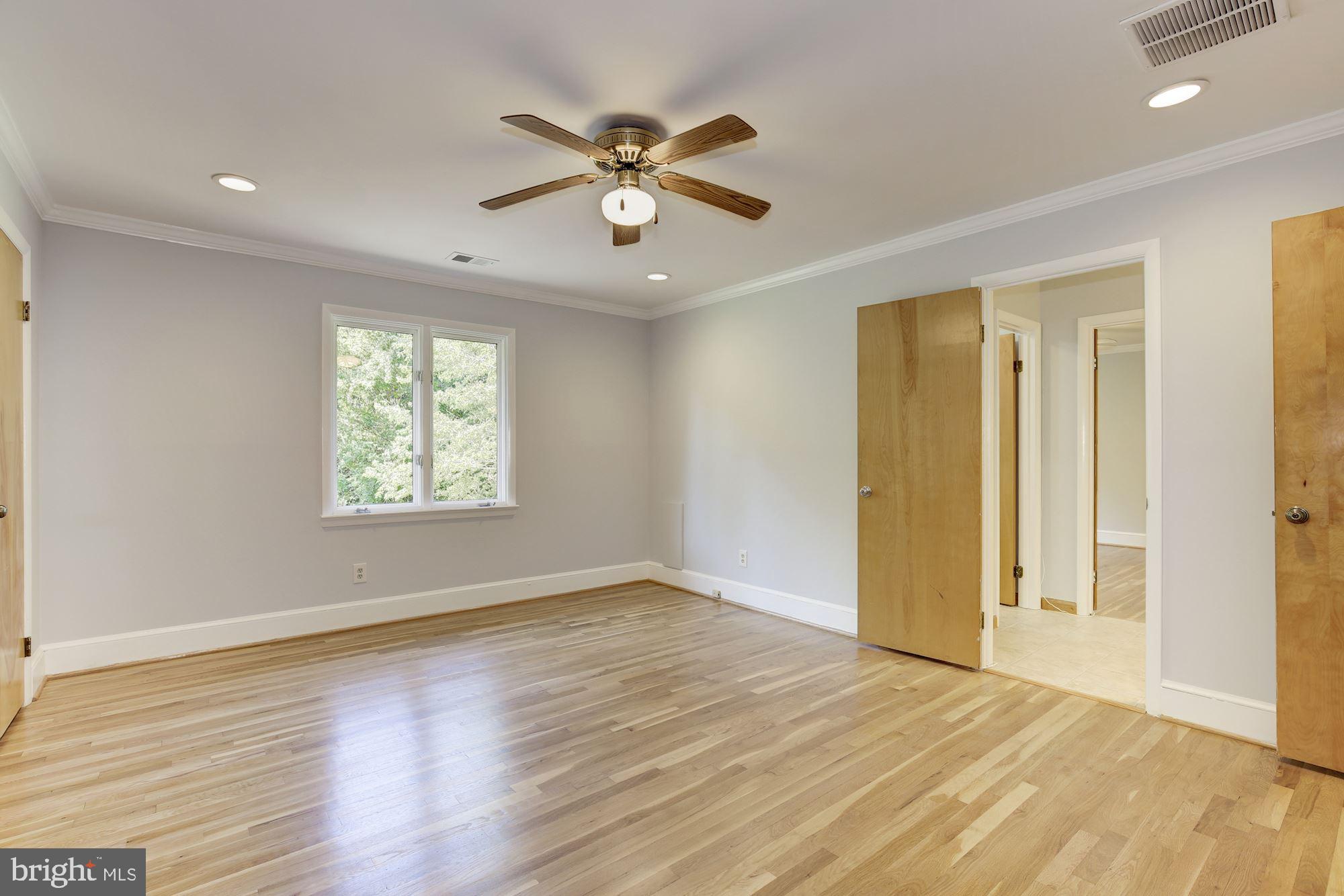 WILLIAMSBURG GARDENS - Residential Lease