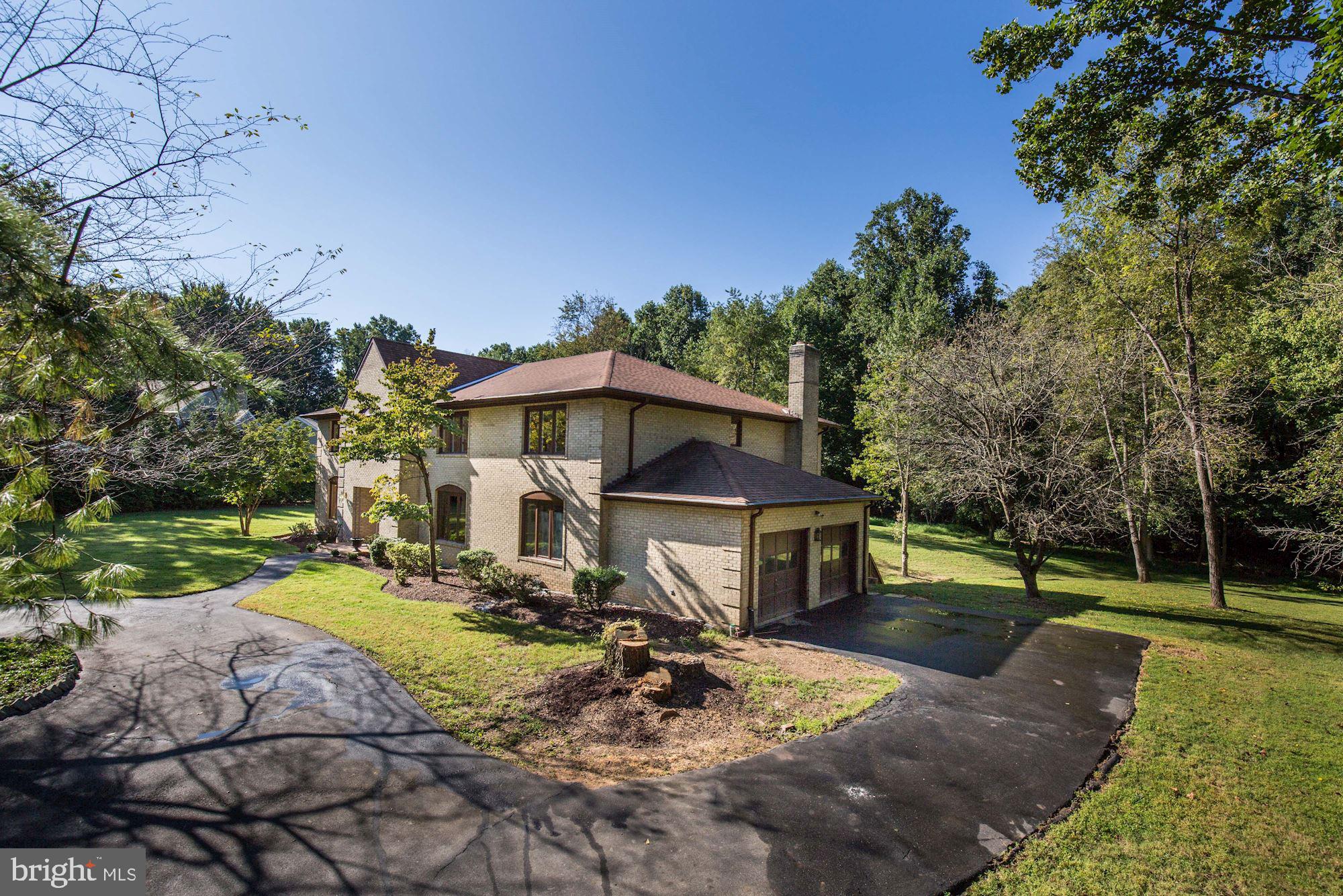 WILLIAMSBURG GARDENS - Residential Lease