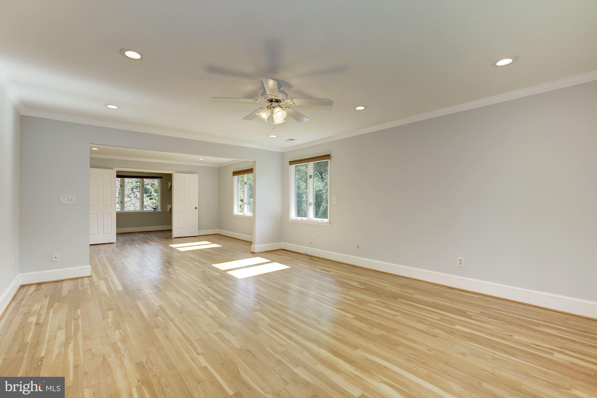 WILLIAMSBURG GARDENS - Residential Lease