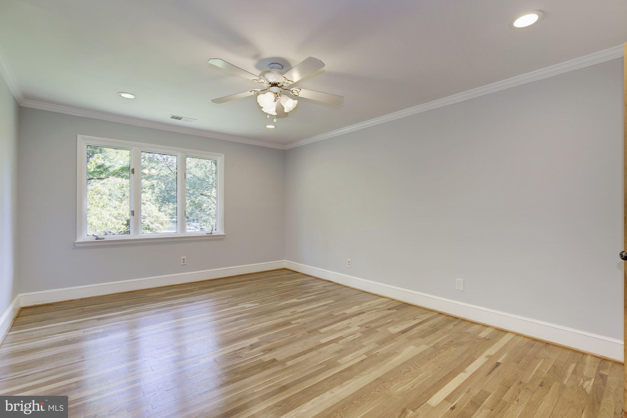 WILLIAMSBURG GARDENS - Residential Lease