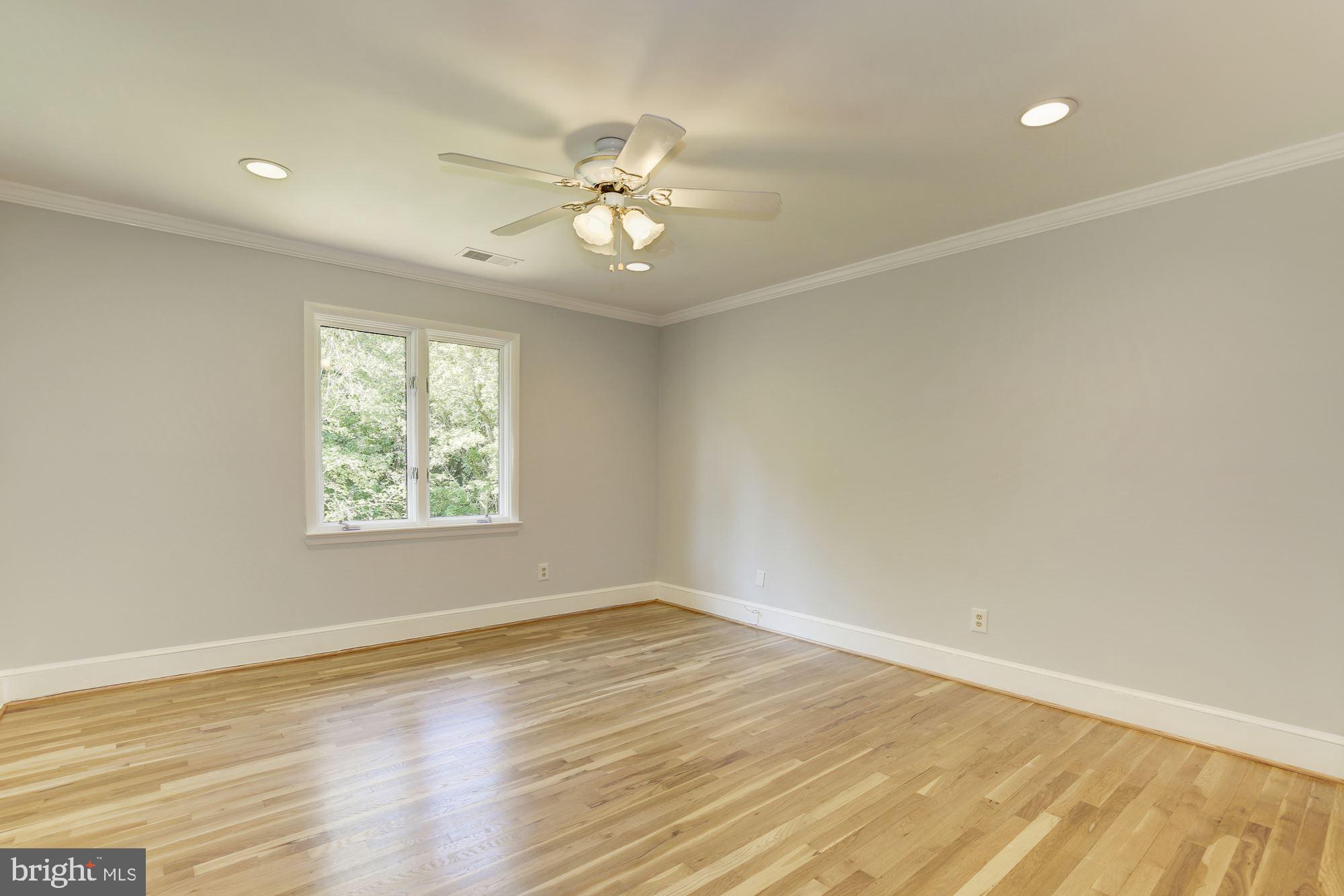 WILLIAMSBURG GARDENS - Residential Lease