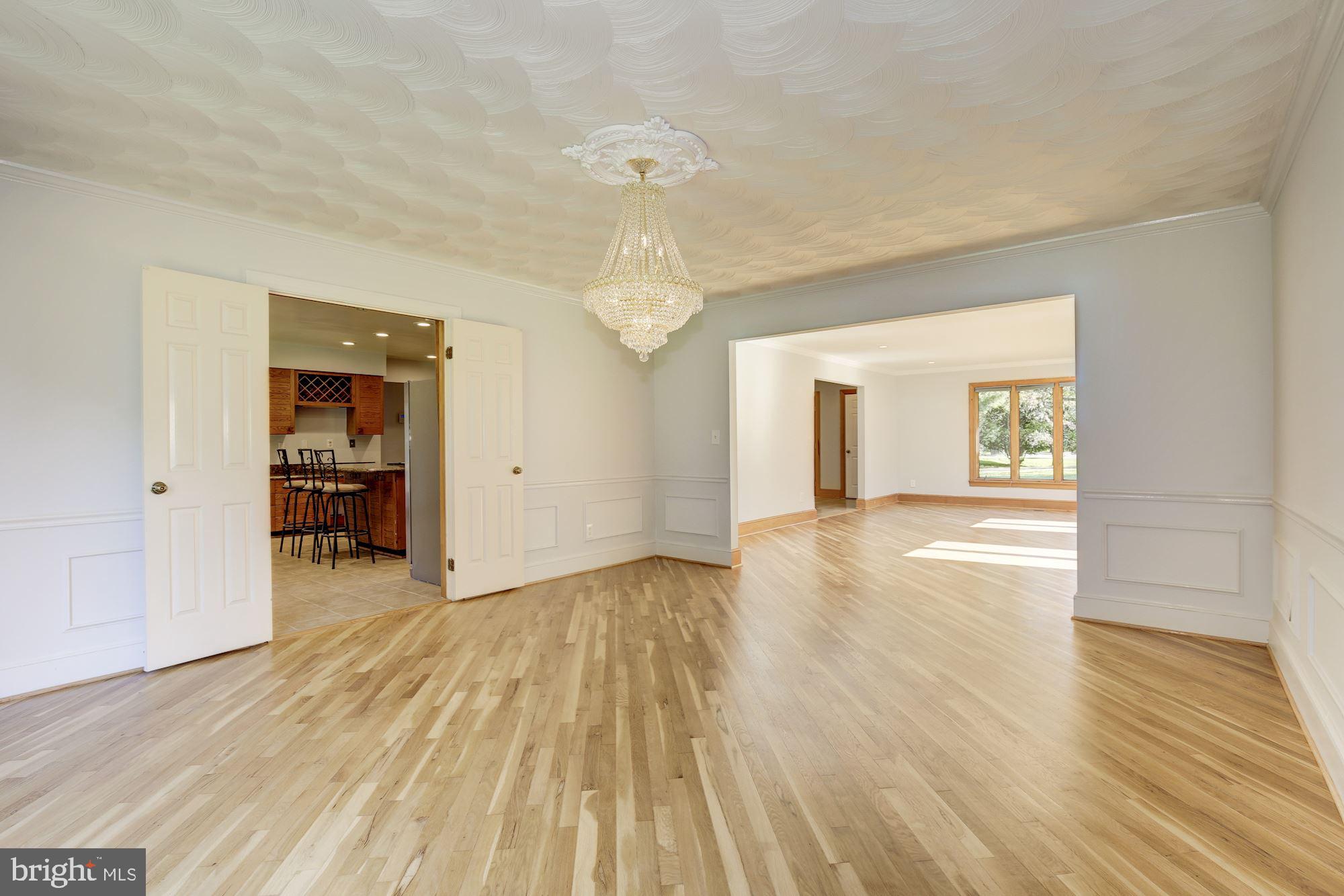 WILLIAMSBURG GARDENS - Residential Lease