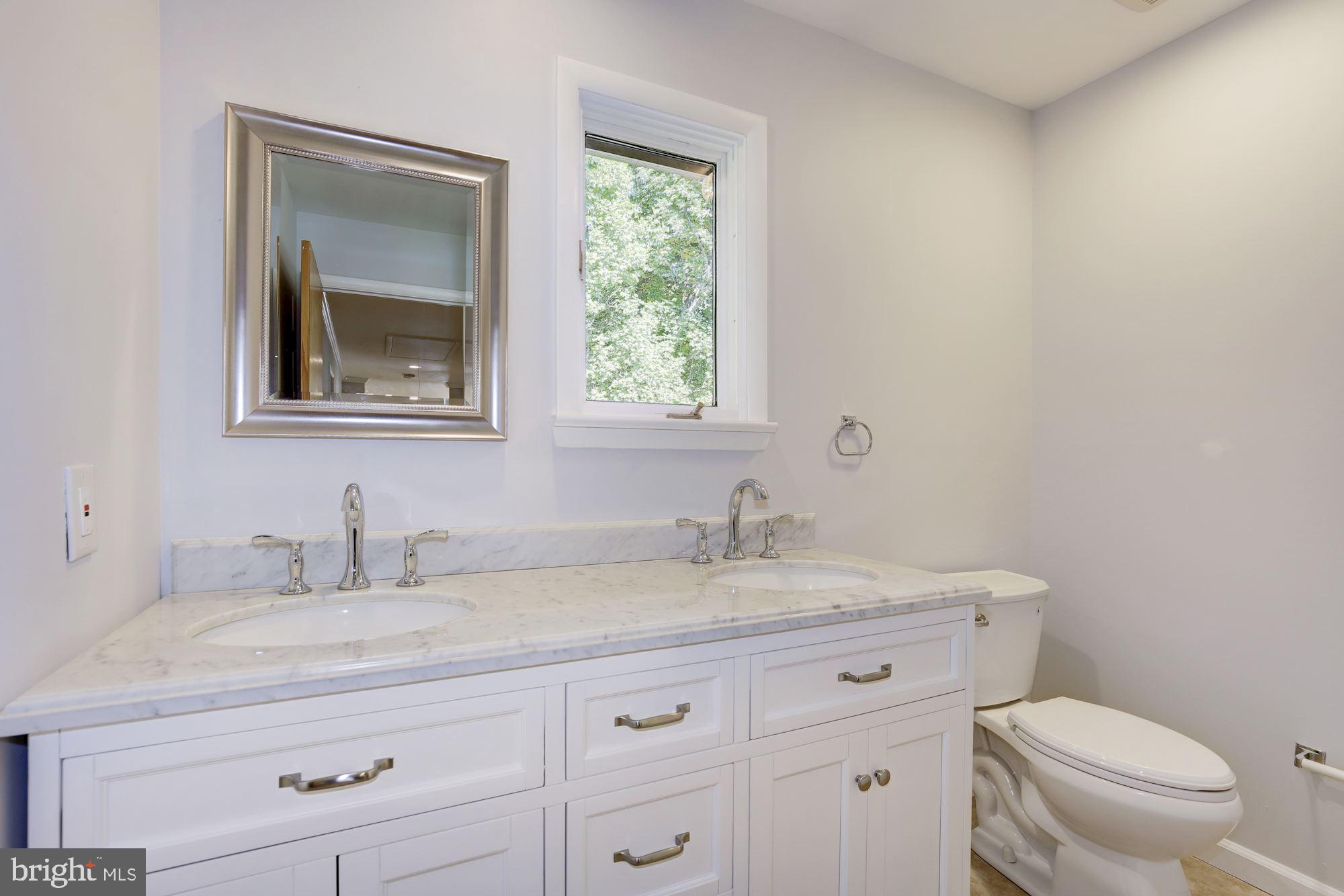 WILLIAMSBURG GARDENS - Residential Lease