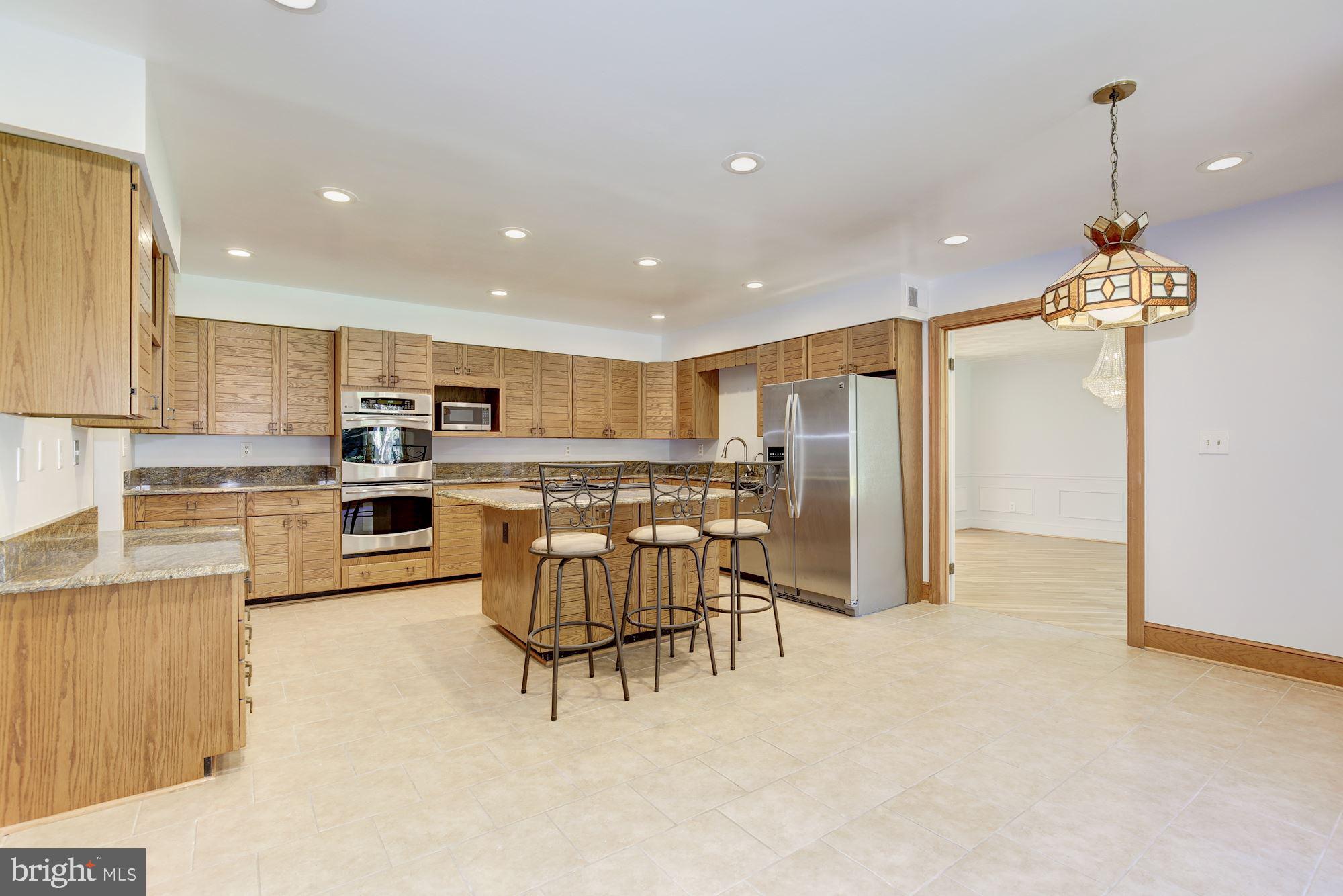 WILLIAMSBURG GARDENS - Residential Lease