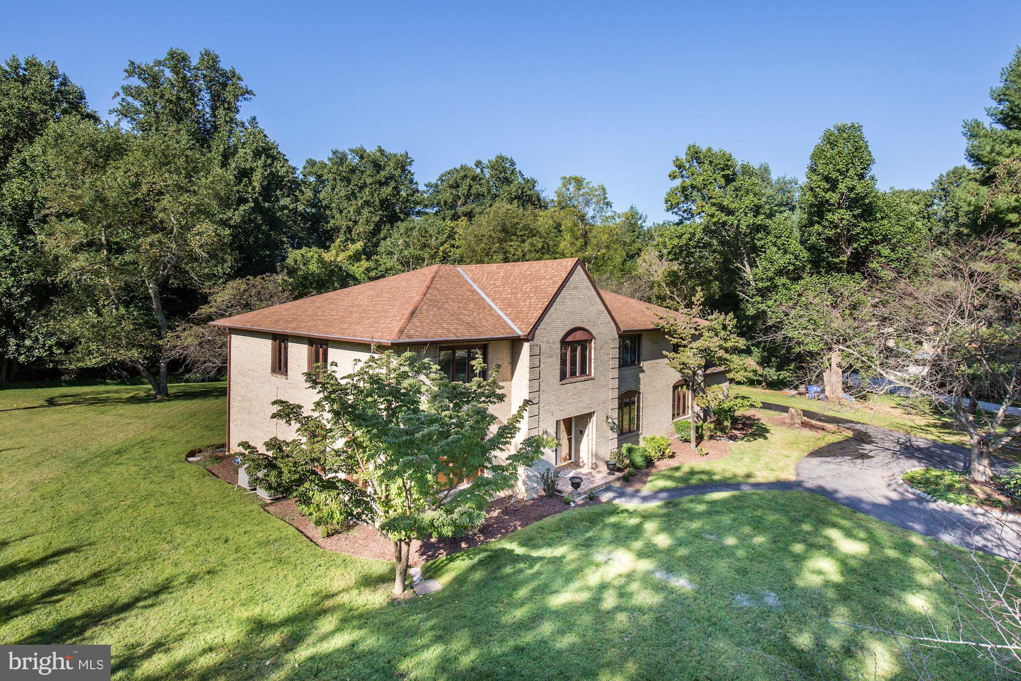 WILLIAMSBURG GARDENS - Residential Lease