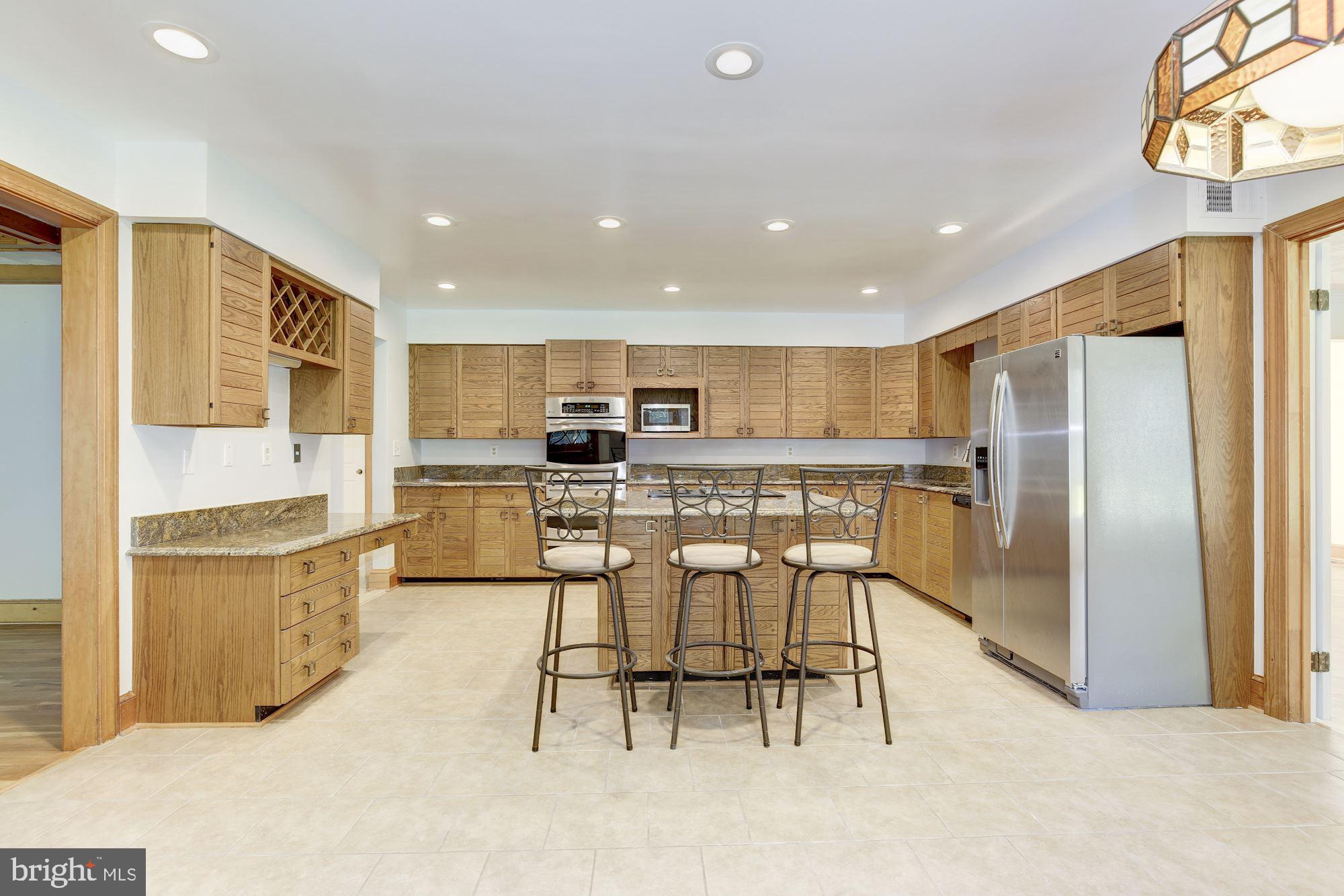 WILLIAMSBURG GARDENS - Residential Lease