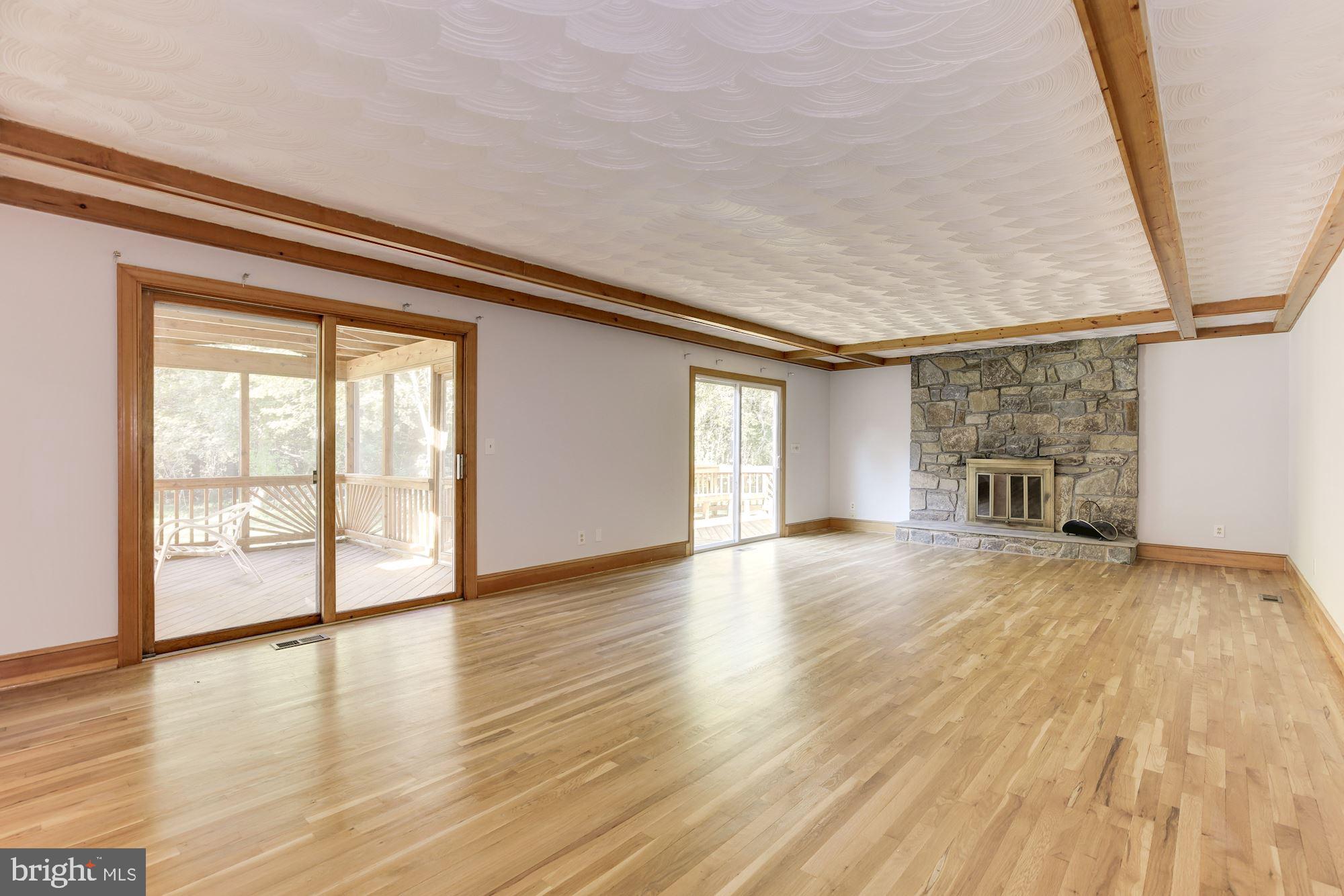 WILLIAMSBURG GARDENS - Residential Lease