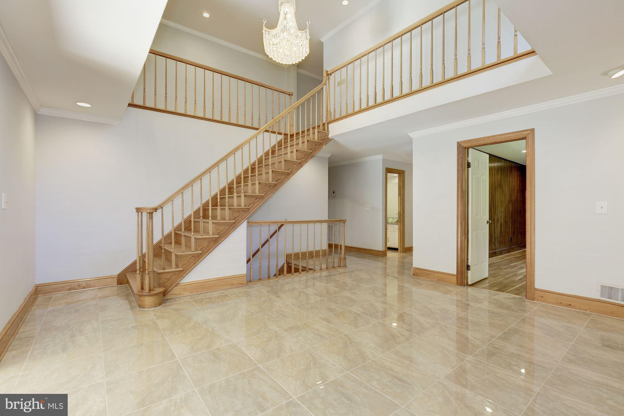 WILLIAMSBURG GARDENS - Residential Lease