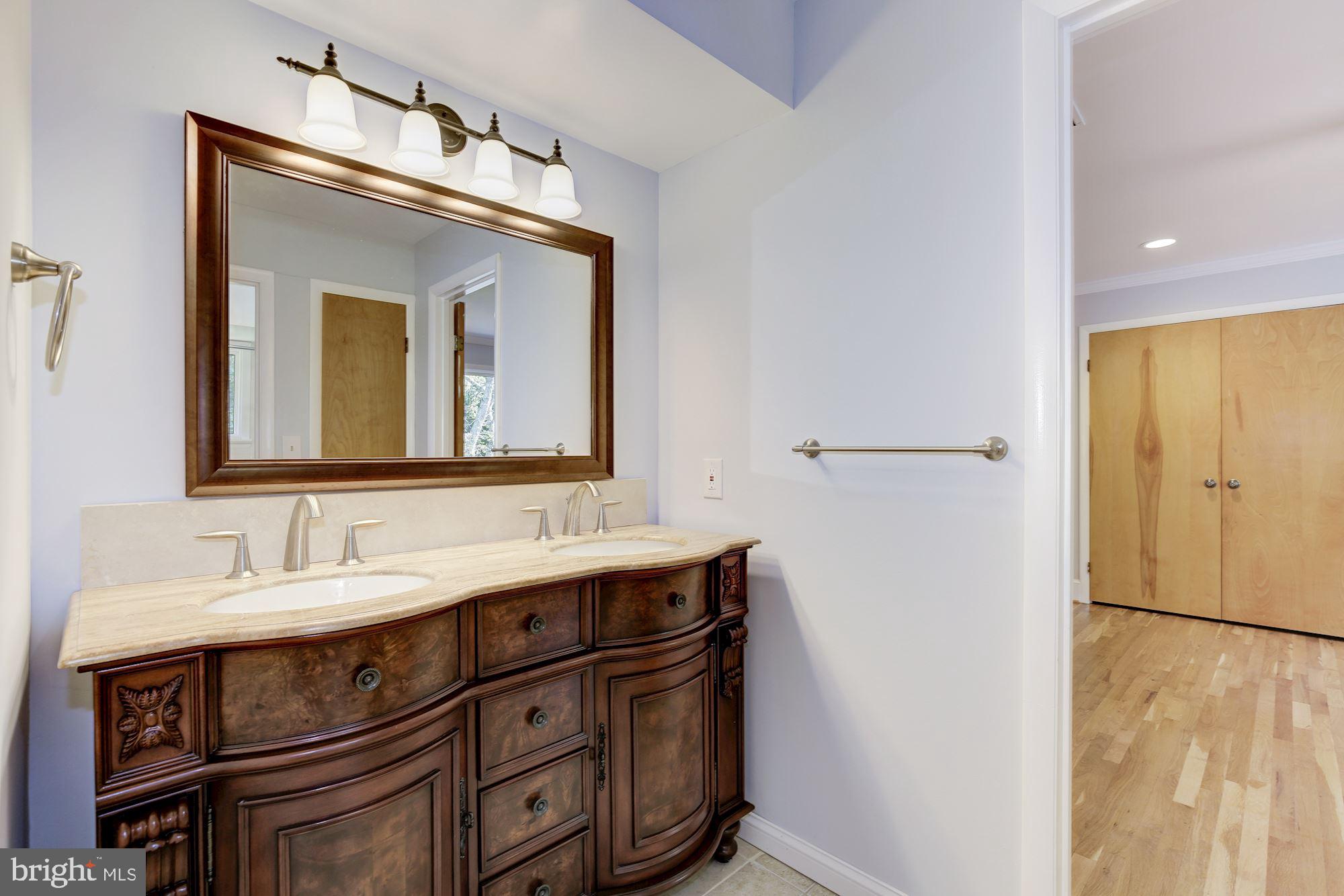 WILLIAMSBURG GARDENS - Residential Lease