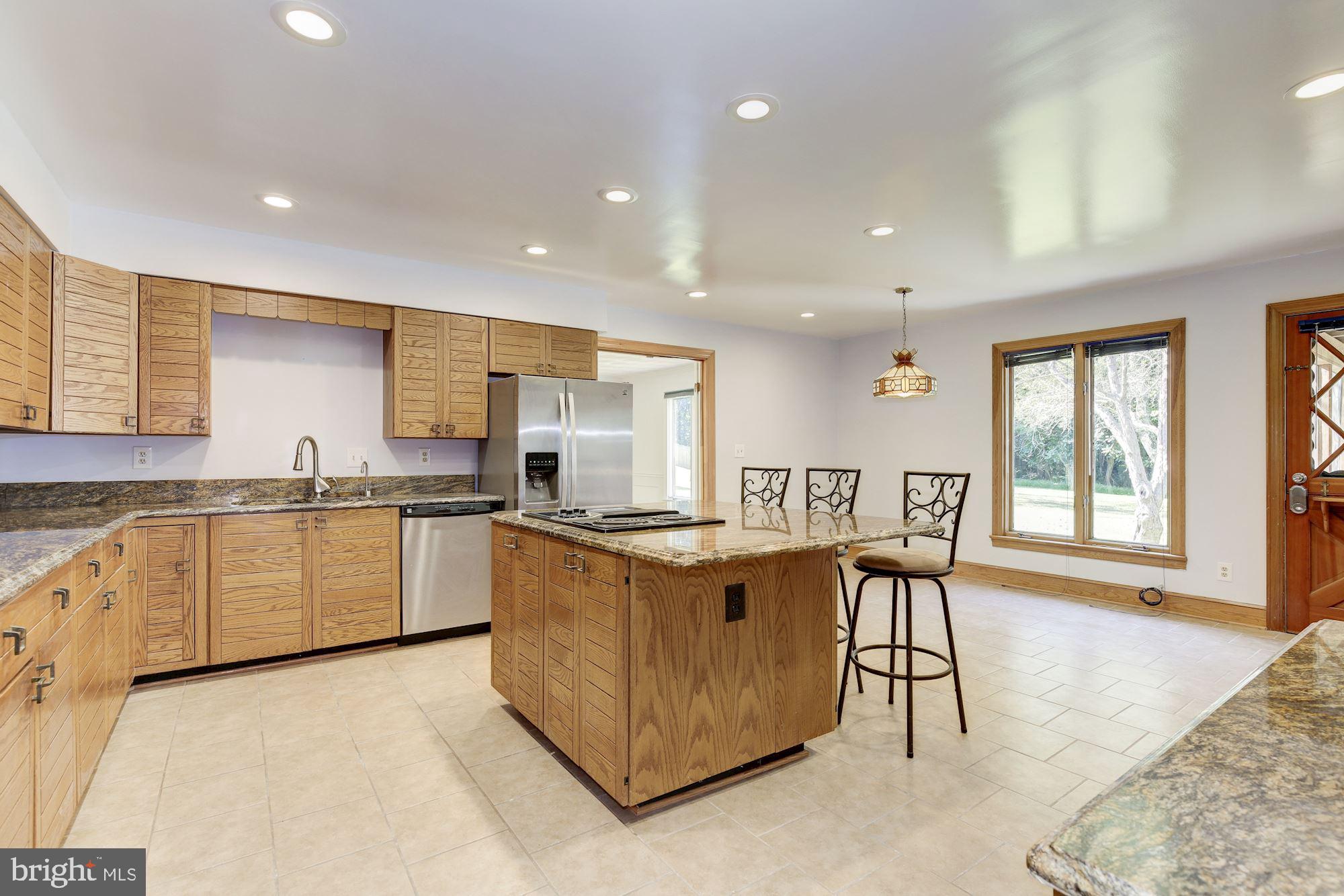 WILLIAMSBURG GARDENS - Residential Lease