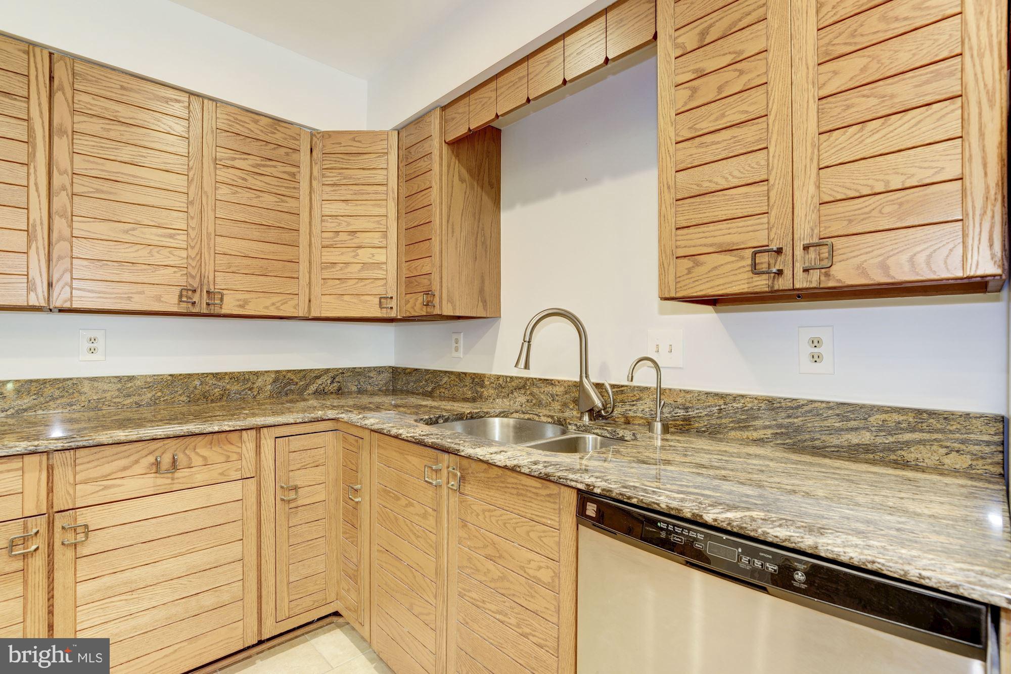 WILLIAMSBURG GARDENS - Residential Lease