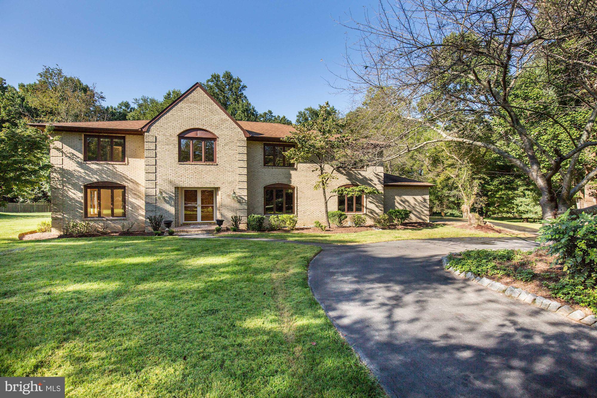 WILLIAMSBURG GARDENS - Residential Lease