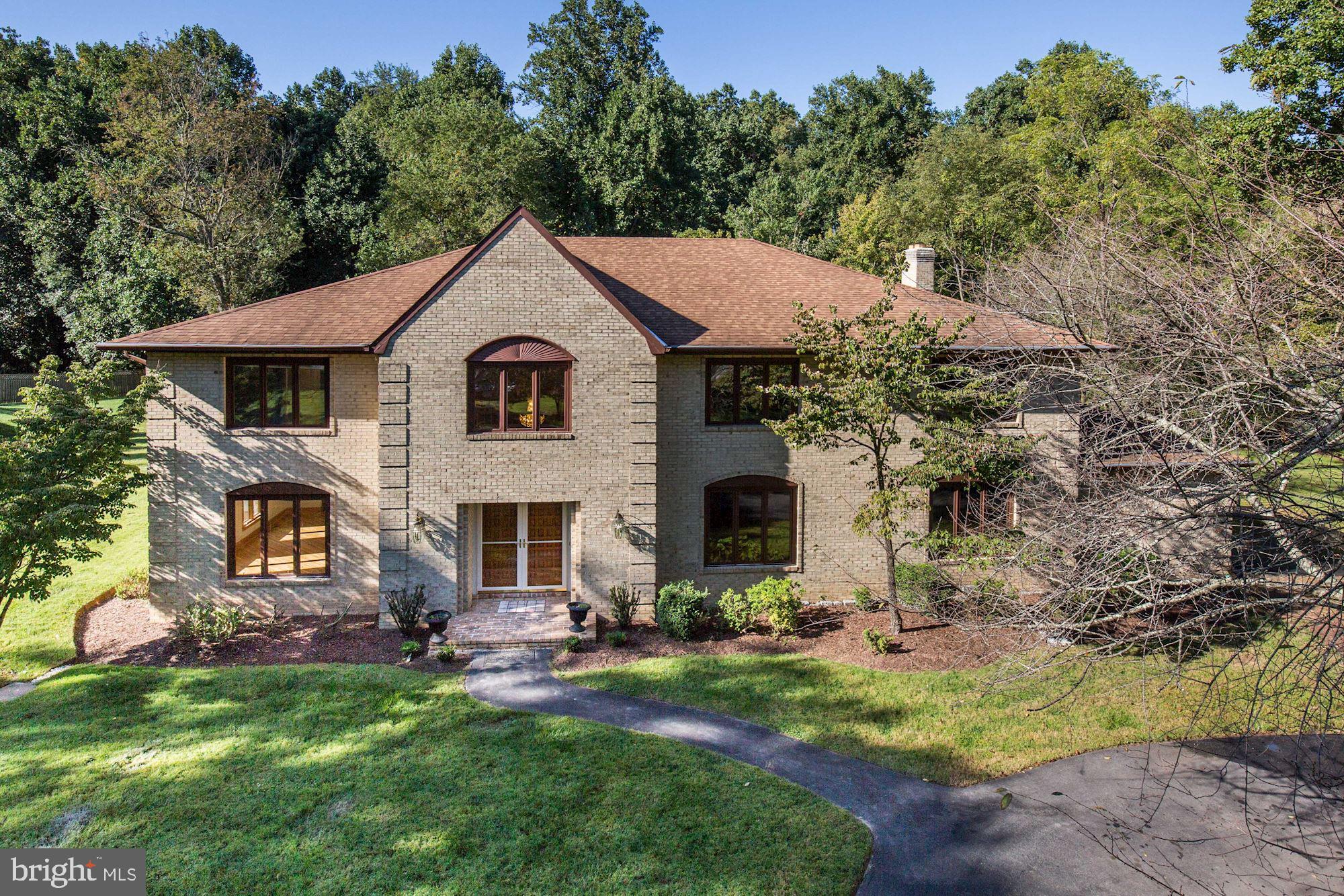 WILLIAMSBURG GARDENS - Residential Lease