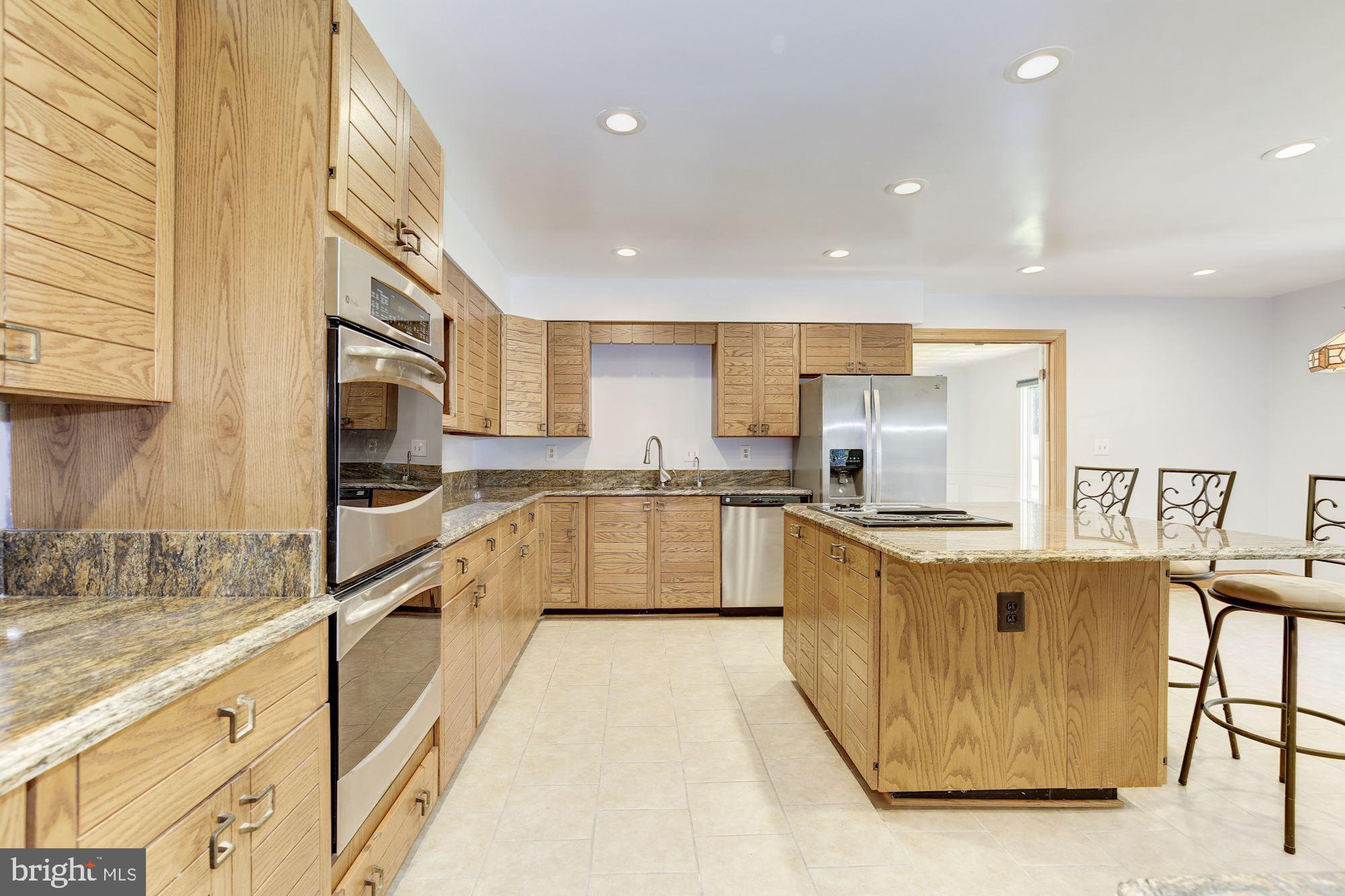 WILLIAMSBURG GARDENS - Residential Lease