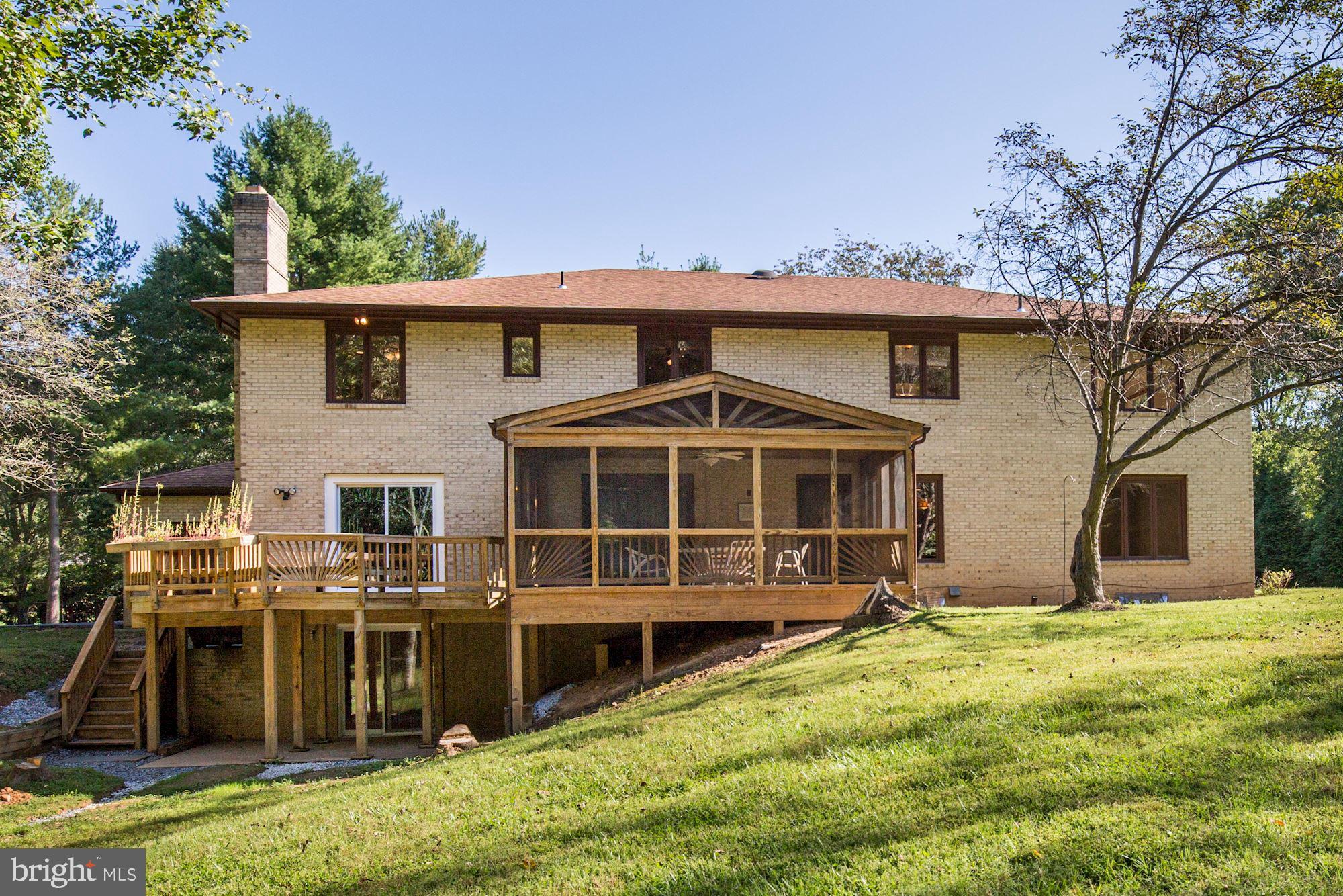 WILLIAMSBURG GARDENS - Residential Lease