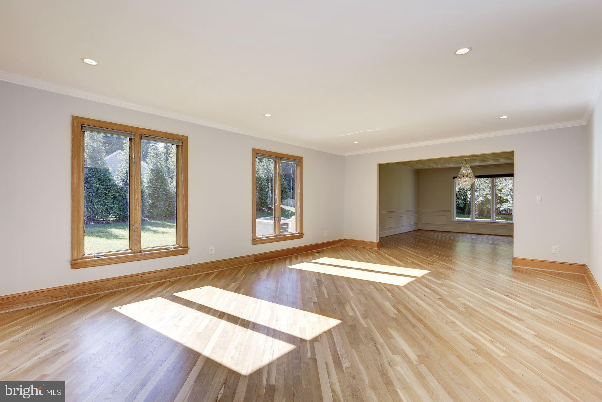 WILLIAMSBURG GARDENS - Residential Lease