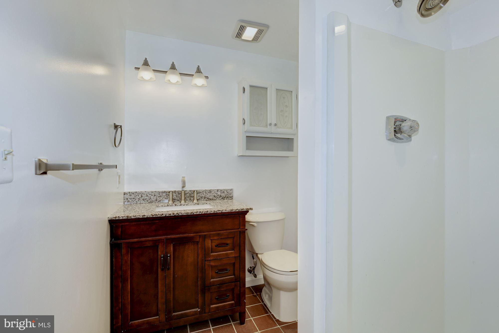 WILLIAMSBURG GARDENS - Residential Lease