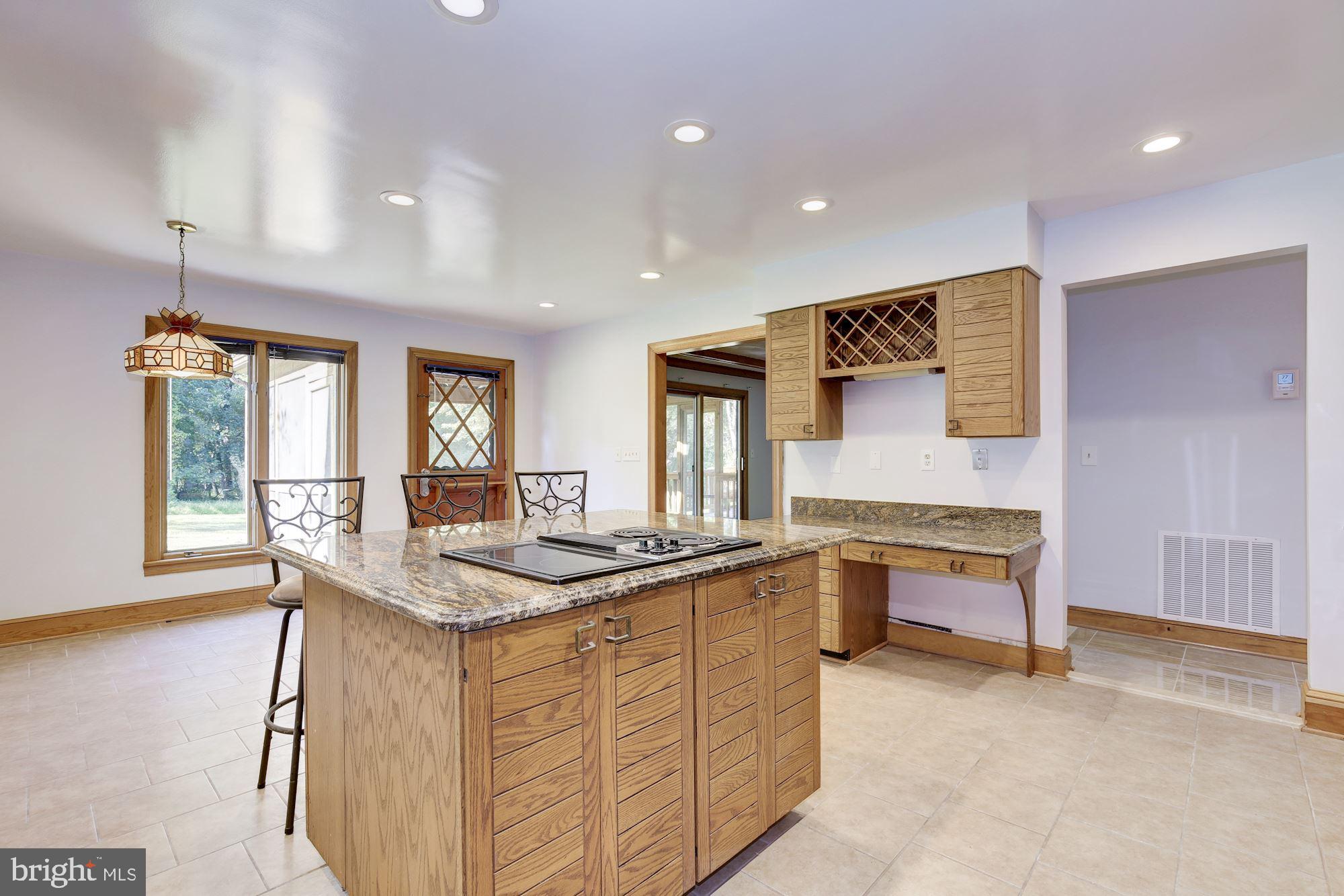 WILLIAMSBURG GARDENS - Residential Lease