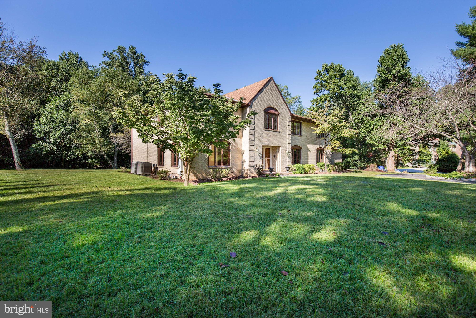 WILLIAMSBURG GARDENS - Residential Lease