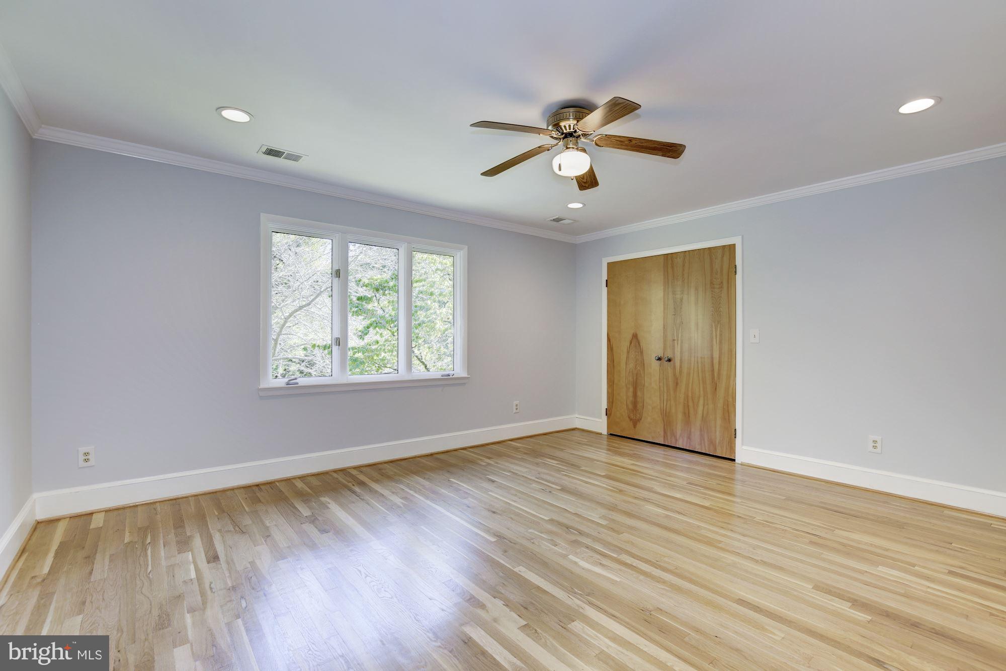 WILLIAMSBURG GARDENS - Residential Lease