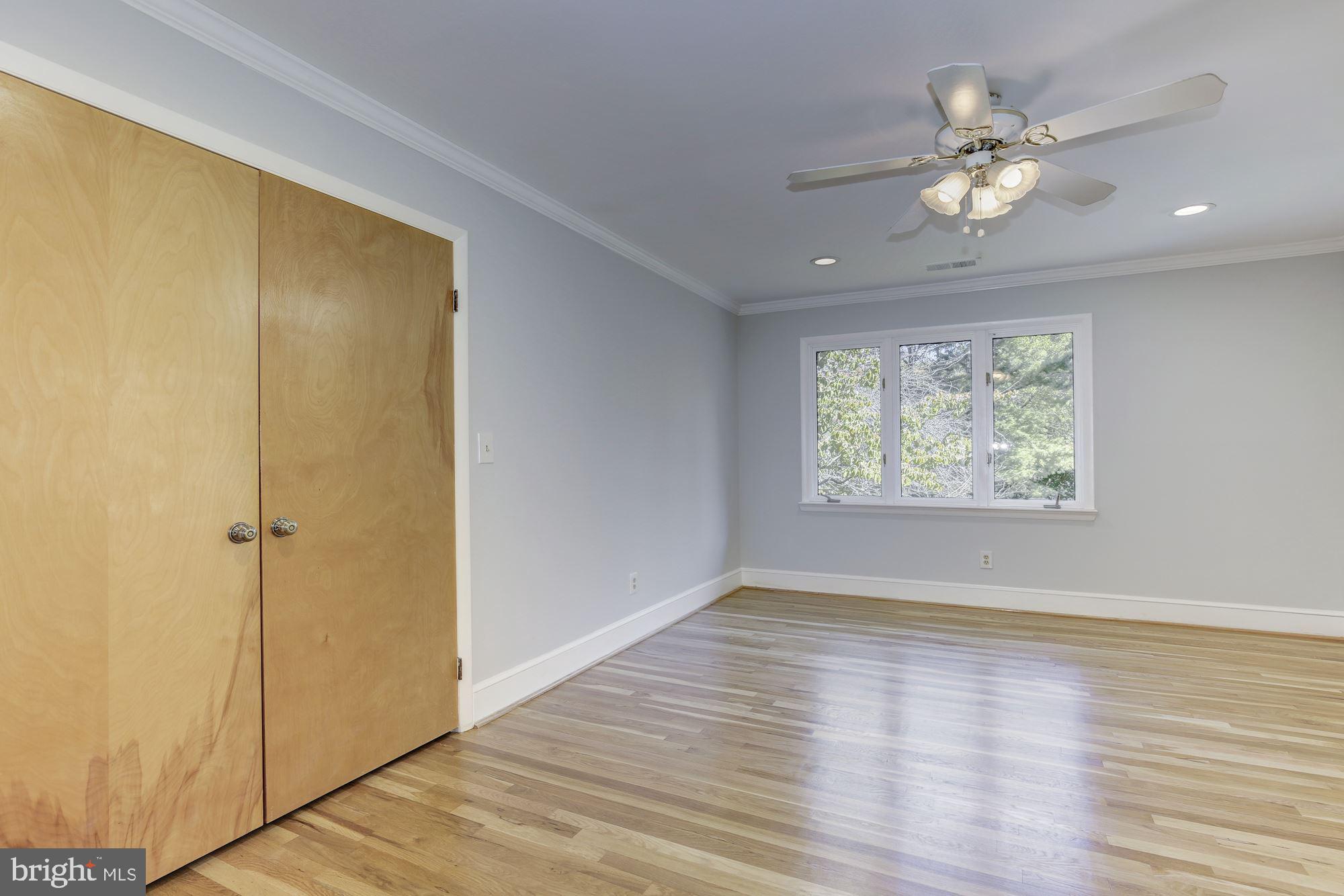 WILLIAMSBURG GARDENS - Residential Lease