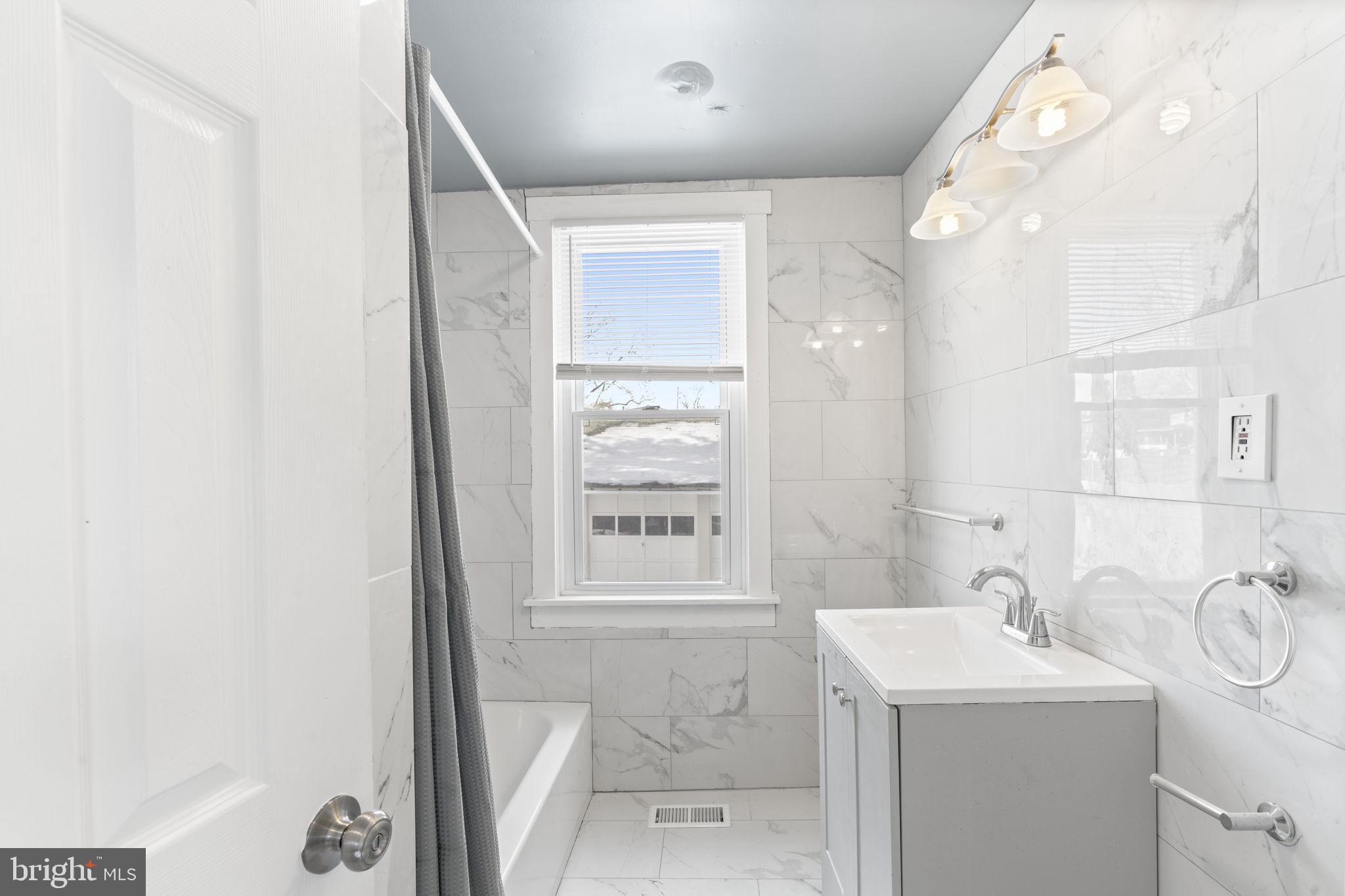 LANSDOWNE - Residential Lease