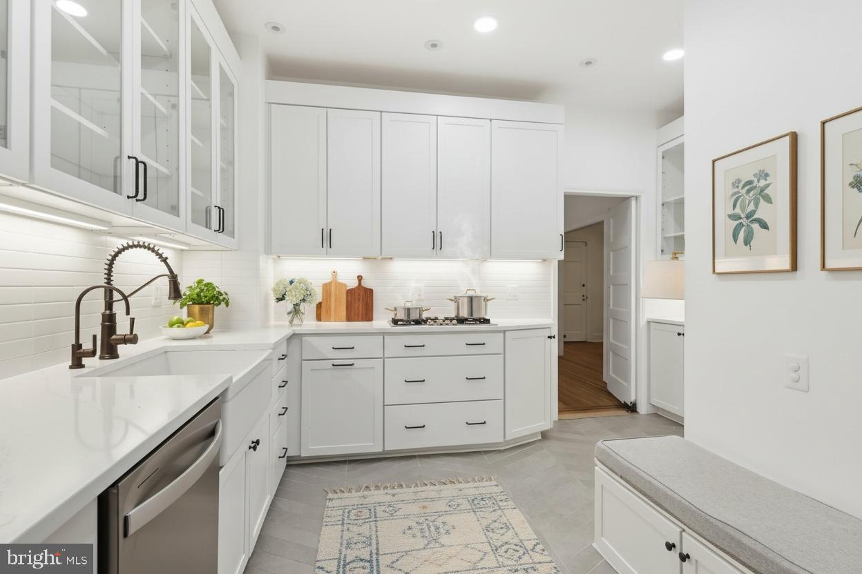 3953 CLOVERHILL ROAD