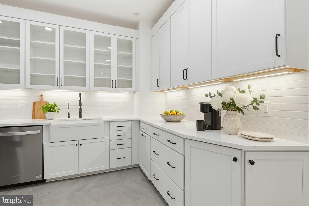 3953 CLOVERHILL ROAD