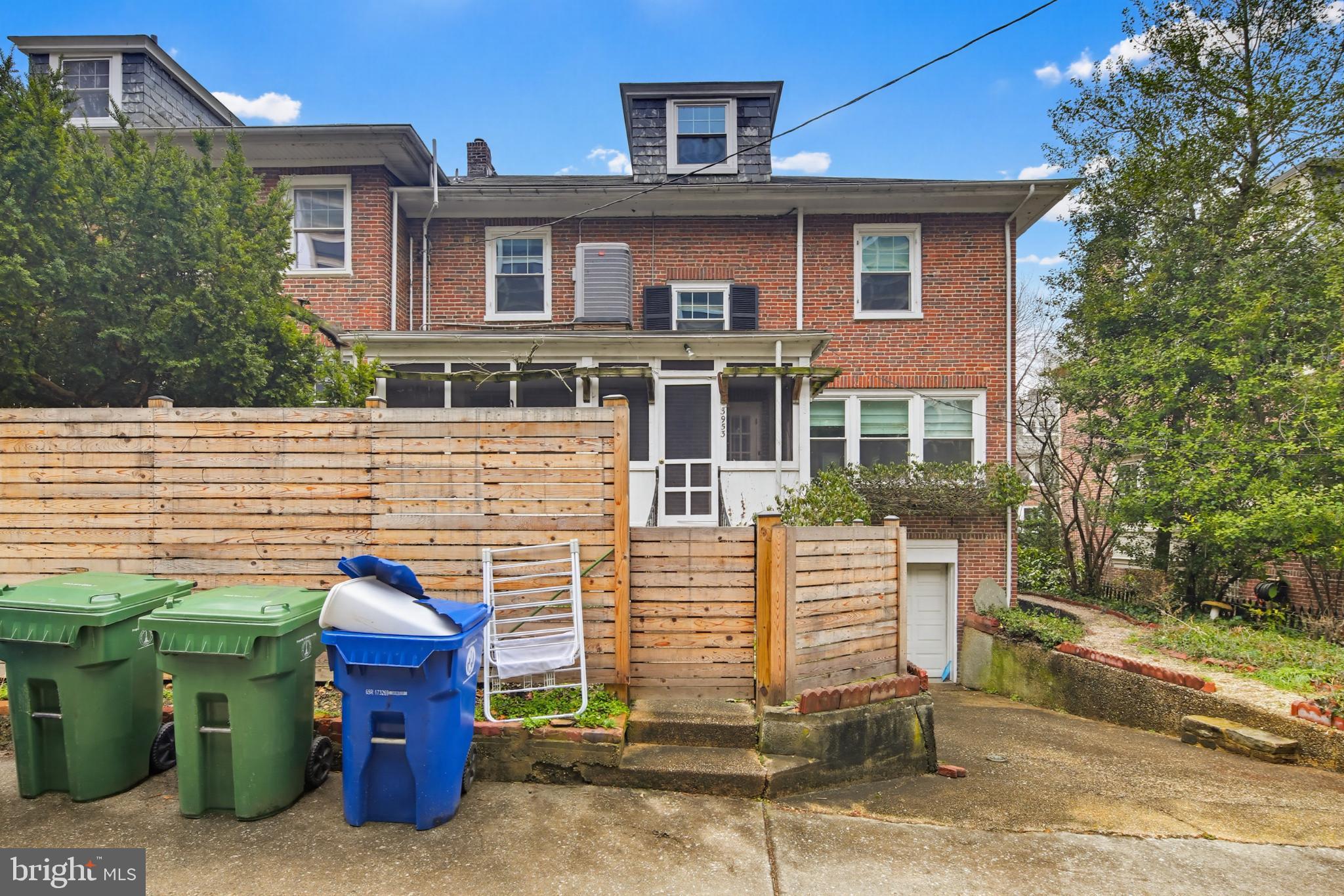 TUSCANY-CANTERBURY - Residential