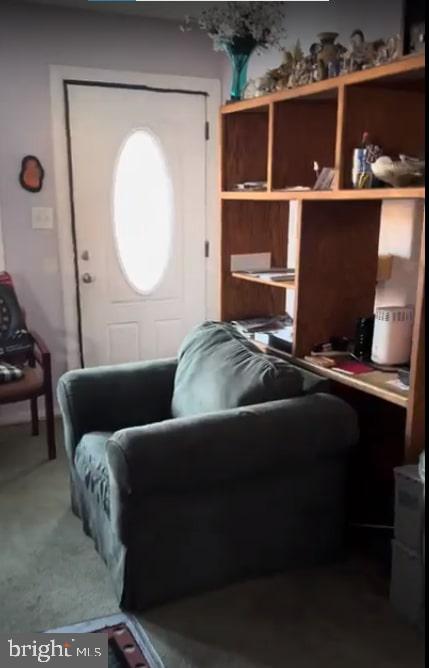 SOUTH LAWN - Residential