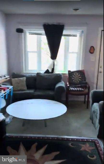 SOUTH LAWN - Residential