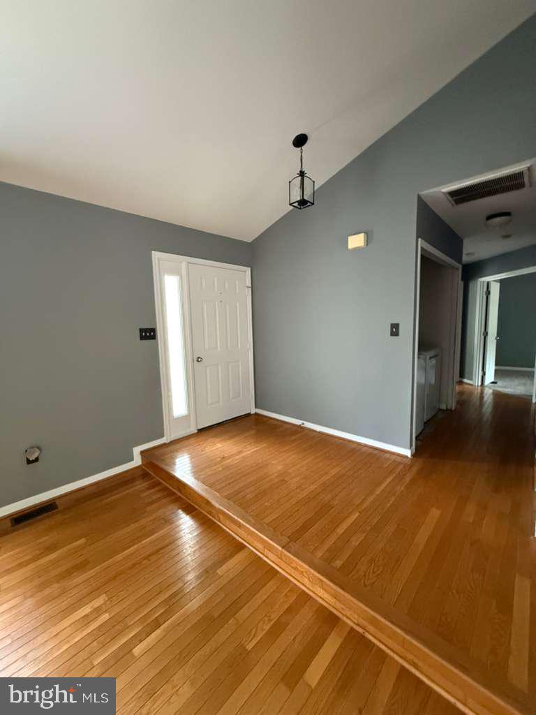 EDEN ESTATES - Residential Lease