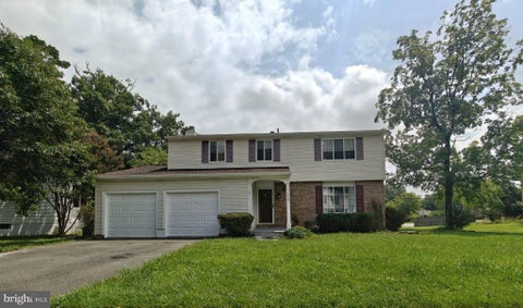 Photo of 1705 Whitewood Lane, HERNDON, VA 20170 (MLS # VAFX2331134)